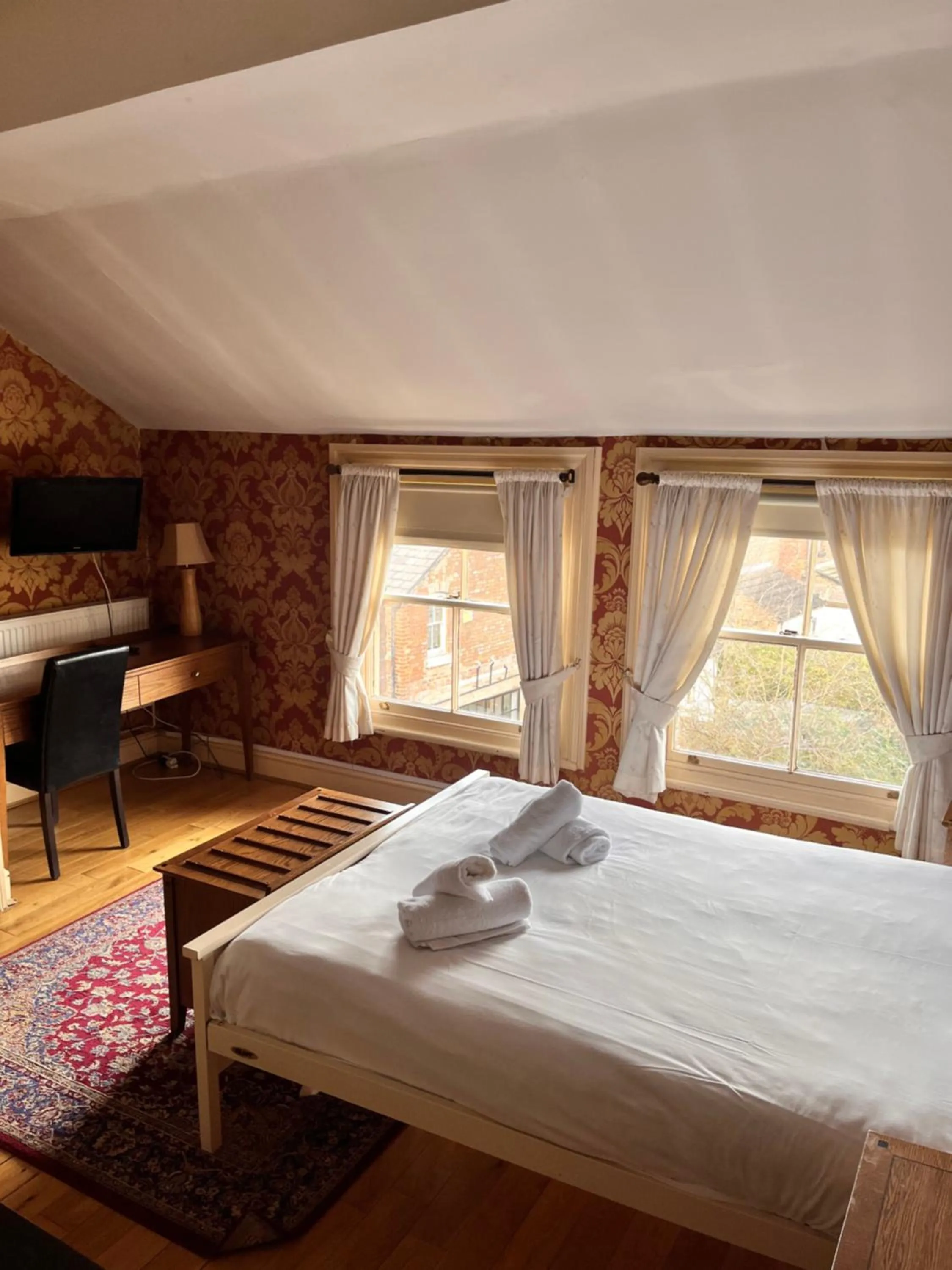 Bedroom, Bed in Ullet Suites