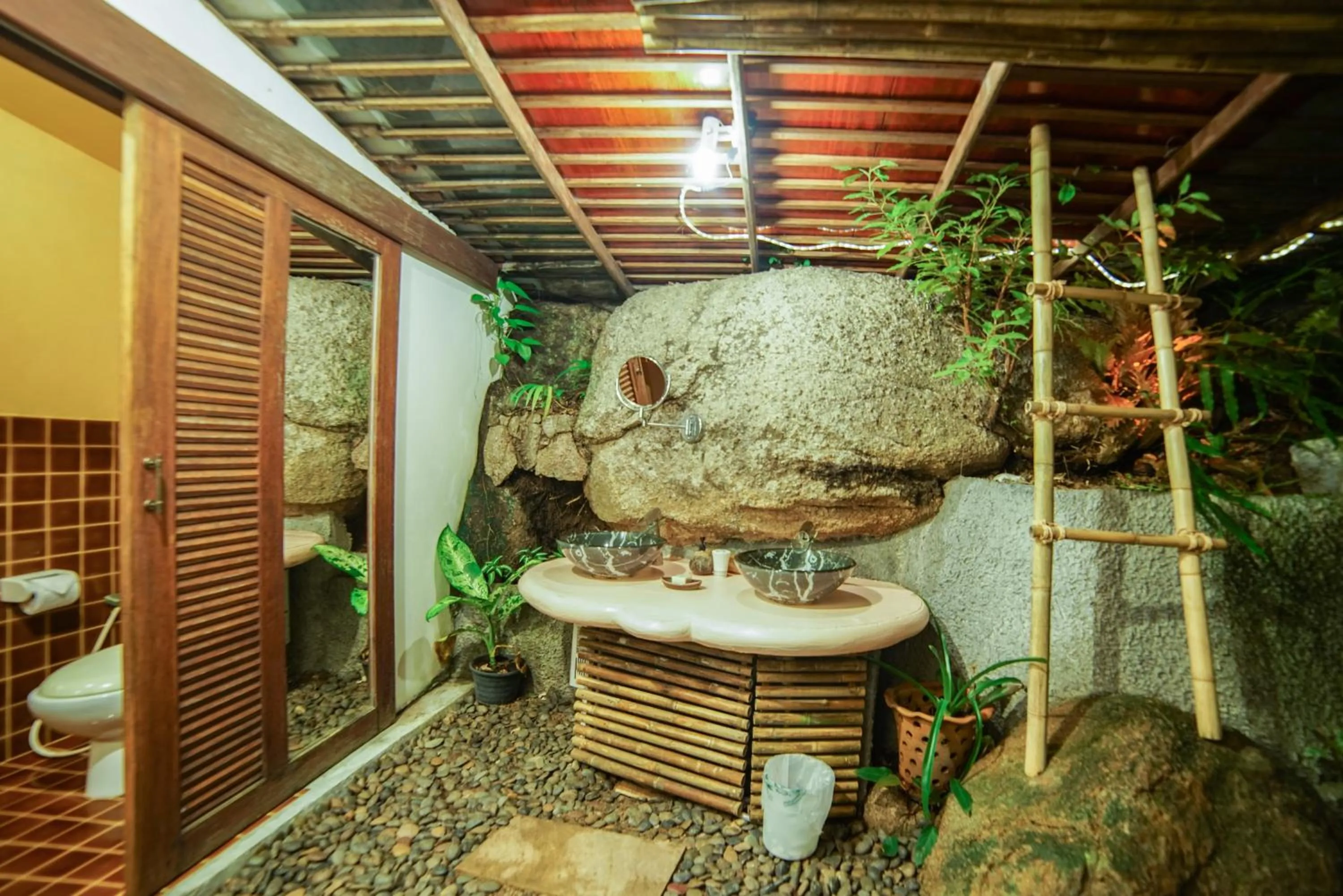 Bathroom in la Cigale