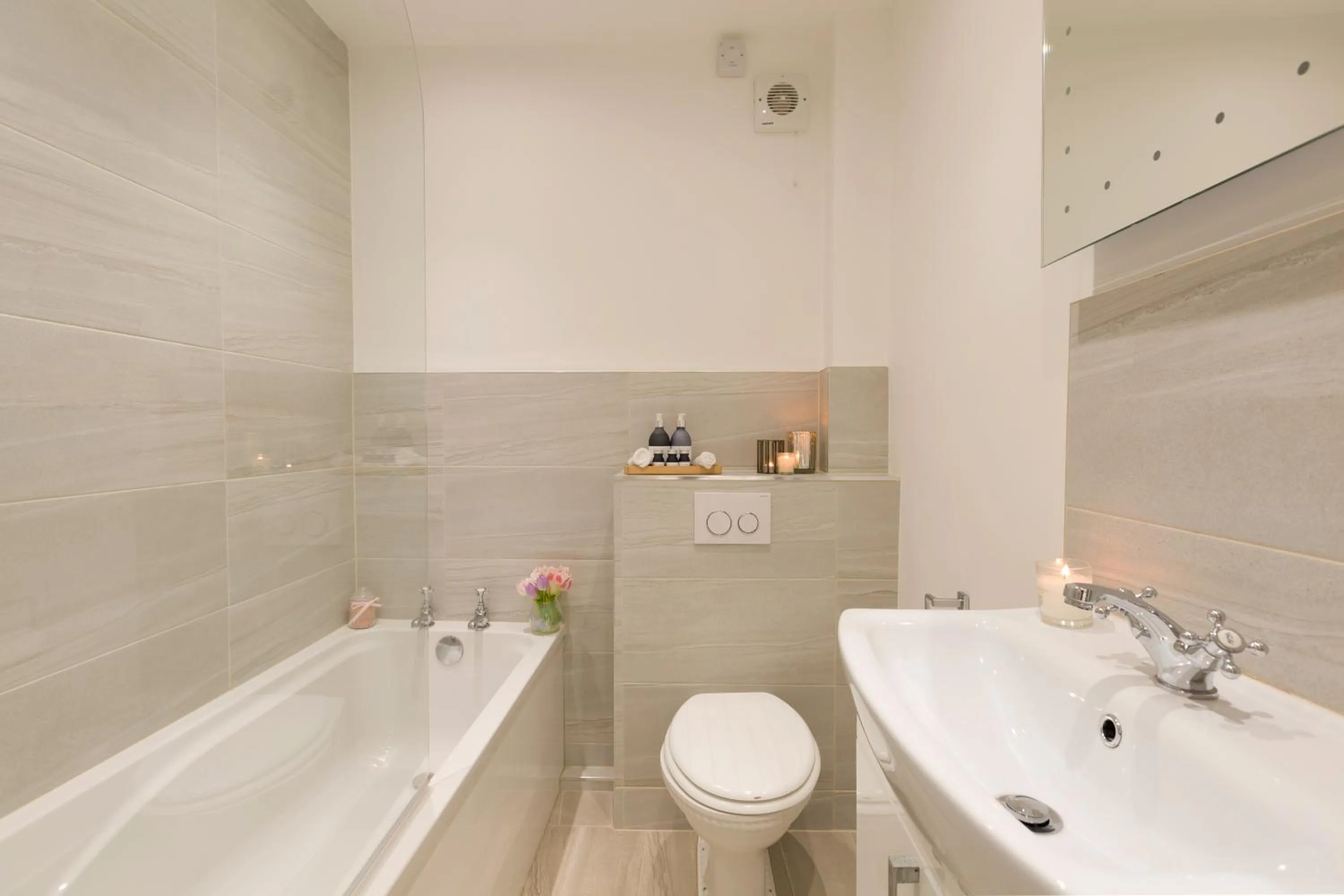 Shower in Warkworth House Hotel