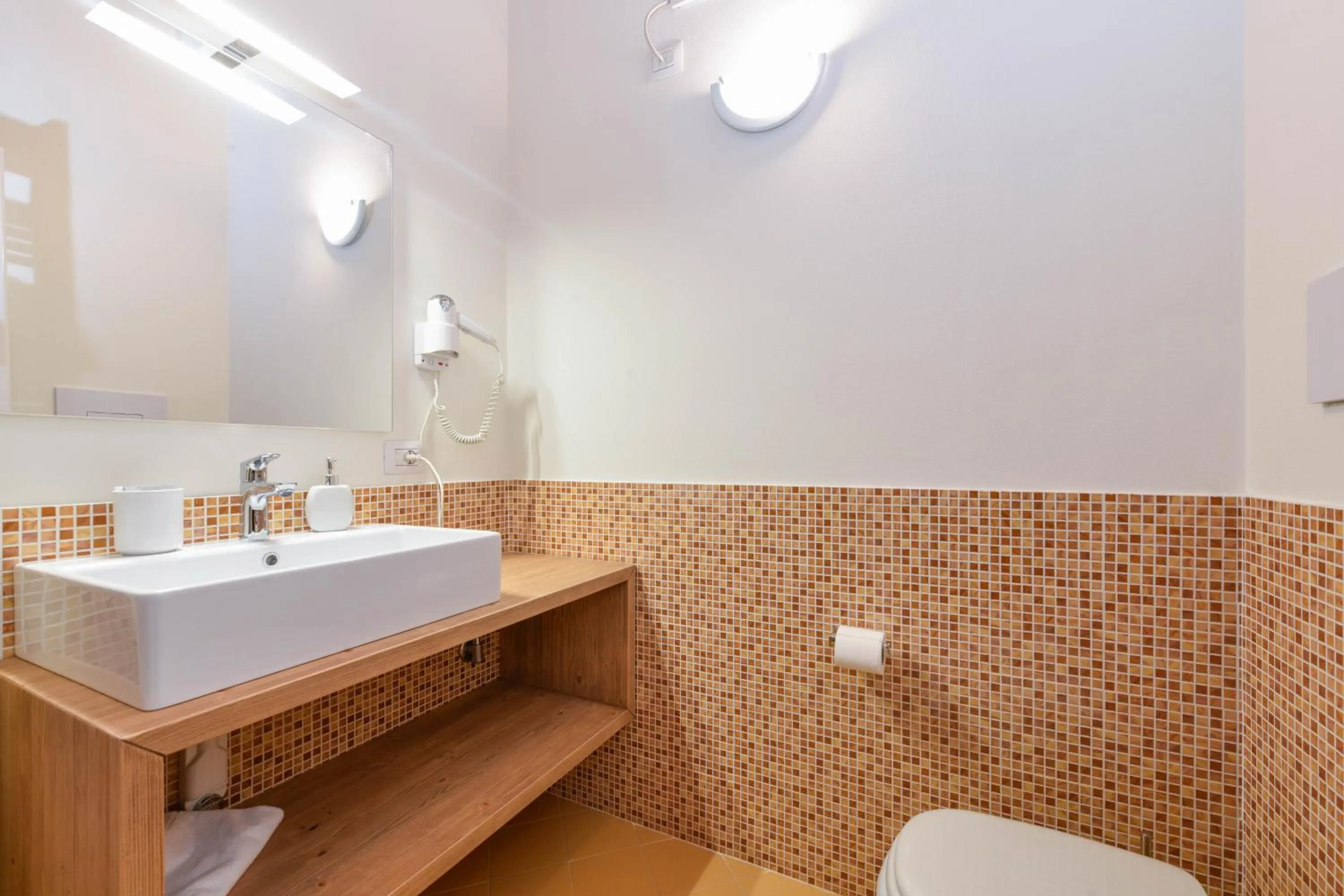 Bathroom in Residence Rta La Rosa delle Dolomiti