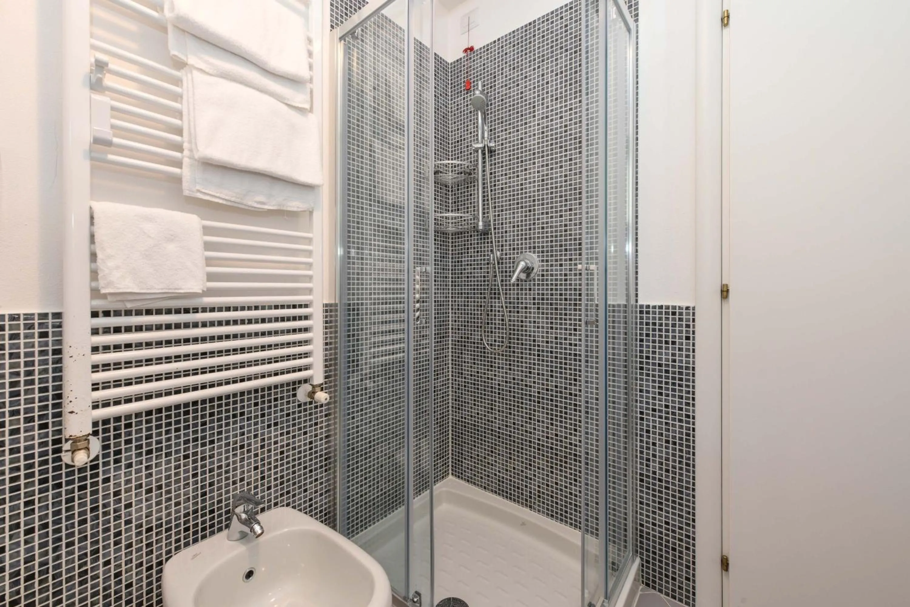 Bathroom in Residence Rta La Rosa delle Dolomiti