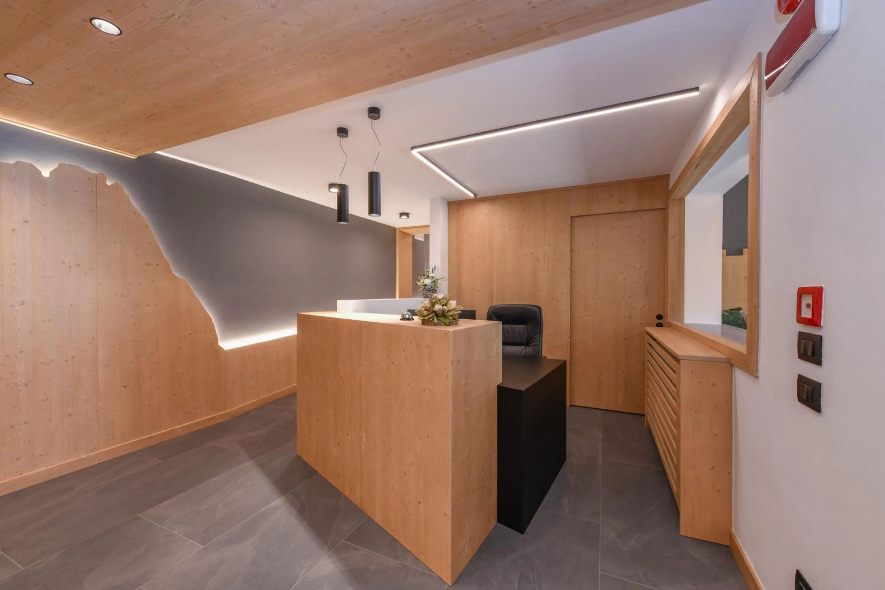 Lobby or reception in Residence Rta La Rosa delle Dolomiti