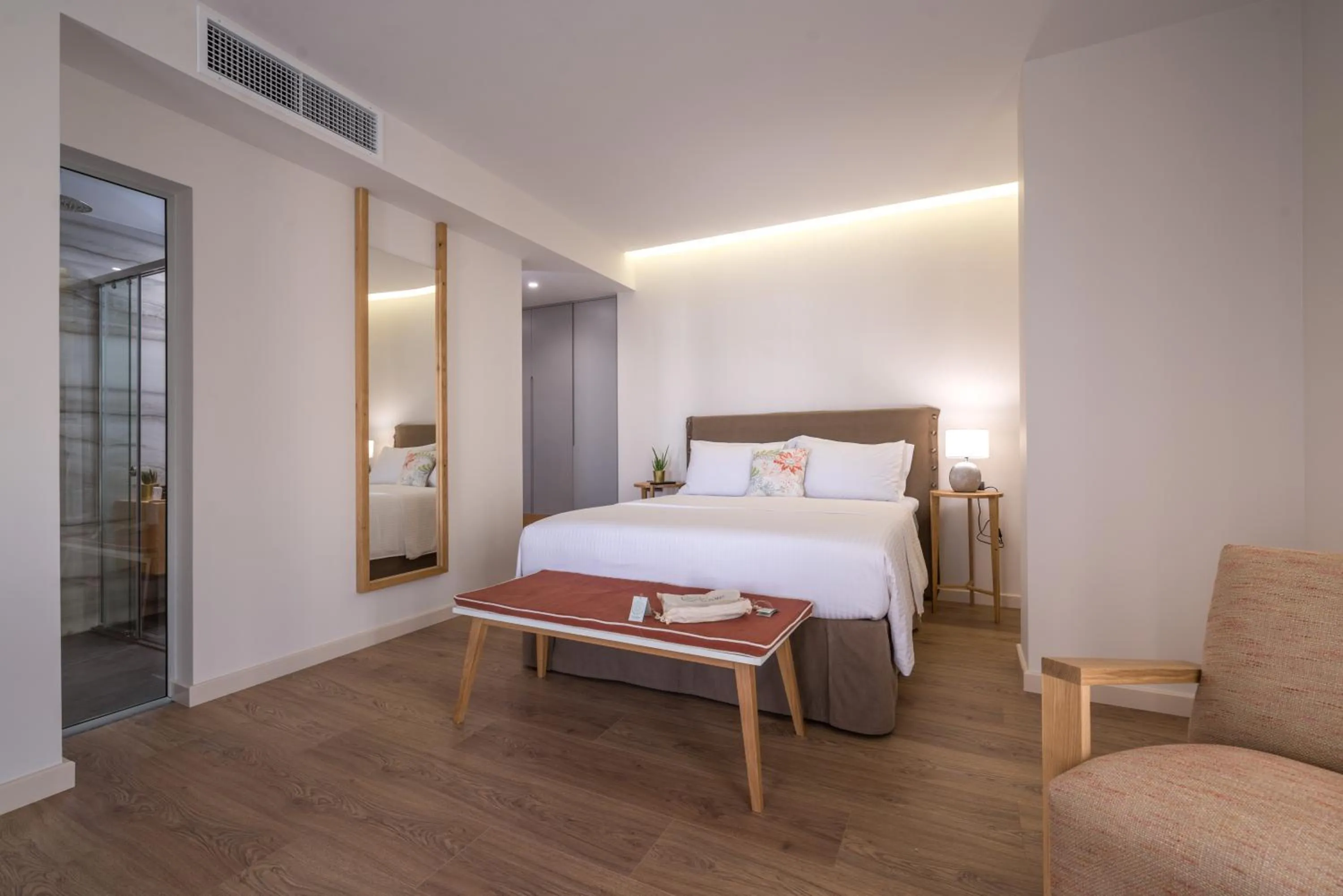 Bedroom, Bed in Glow Boutique Hotel & Suites