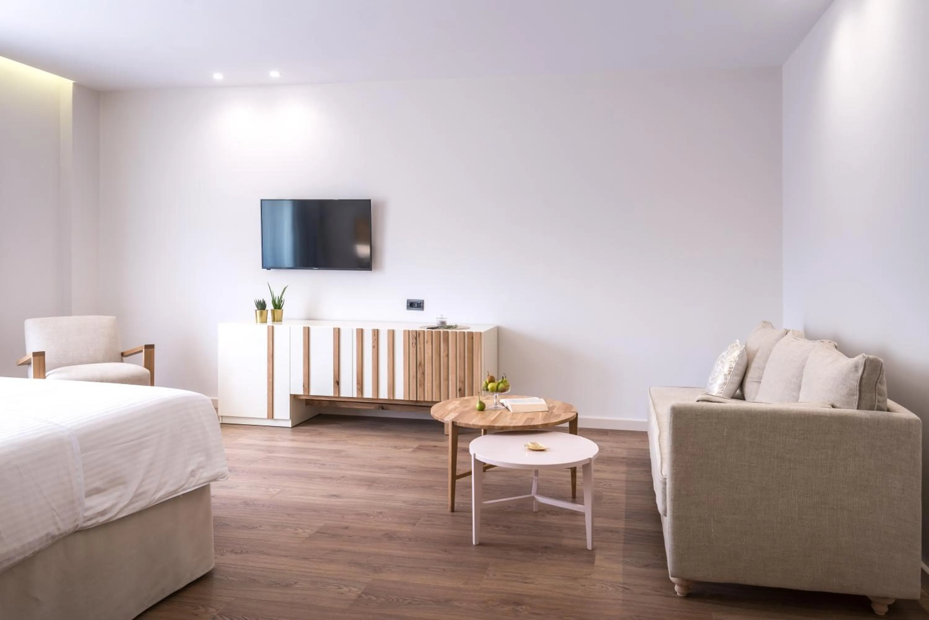 Bedroom, Bed in Glow Boutique Hotel & Suites