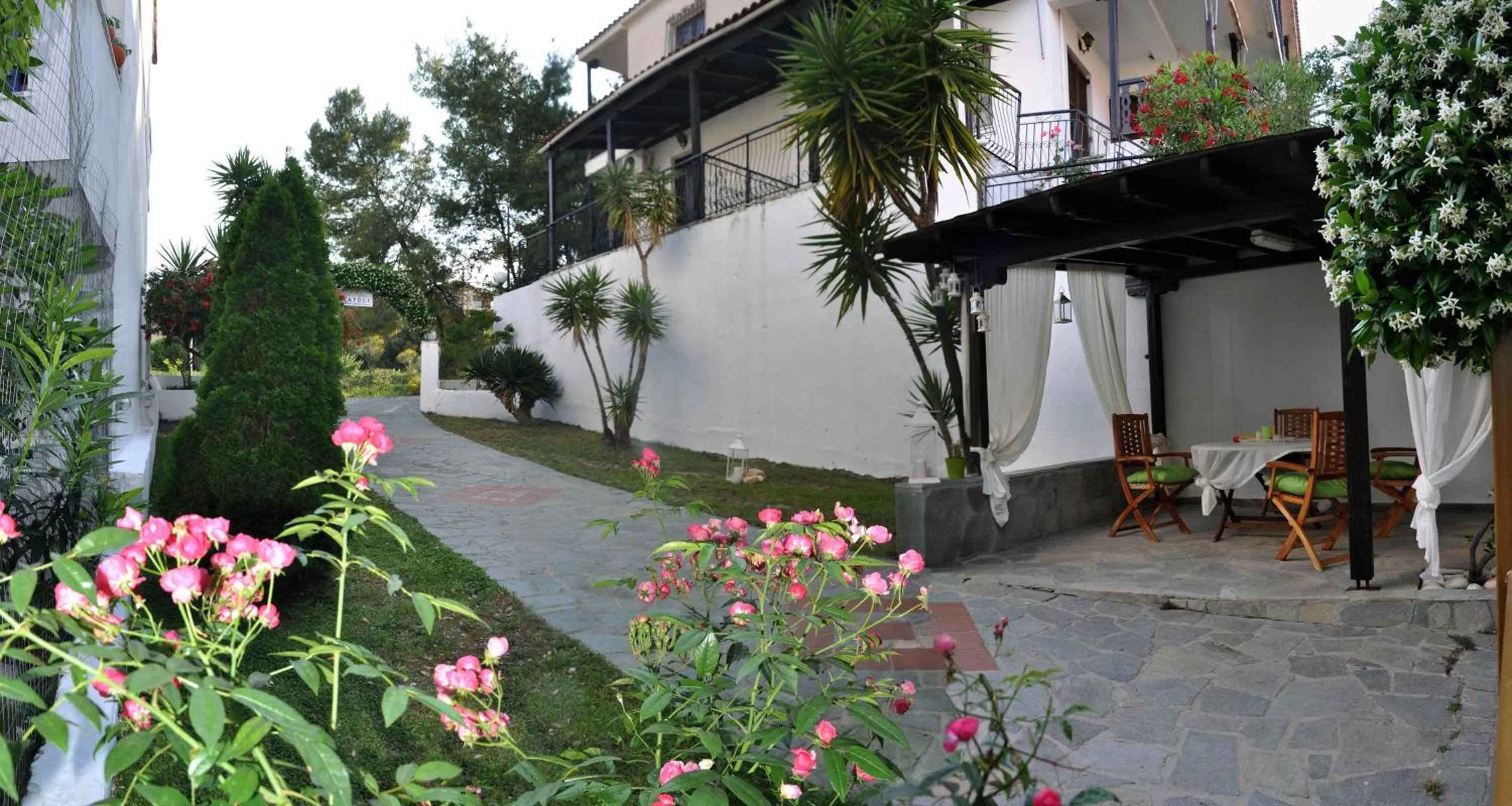 Garden in Anatoli Apartments Polichrono