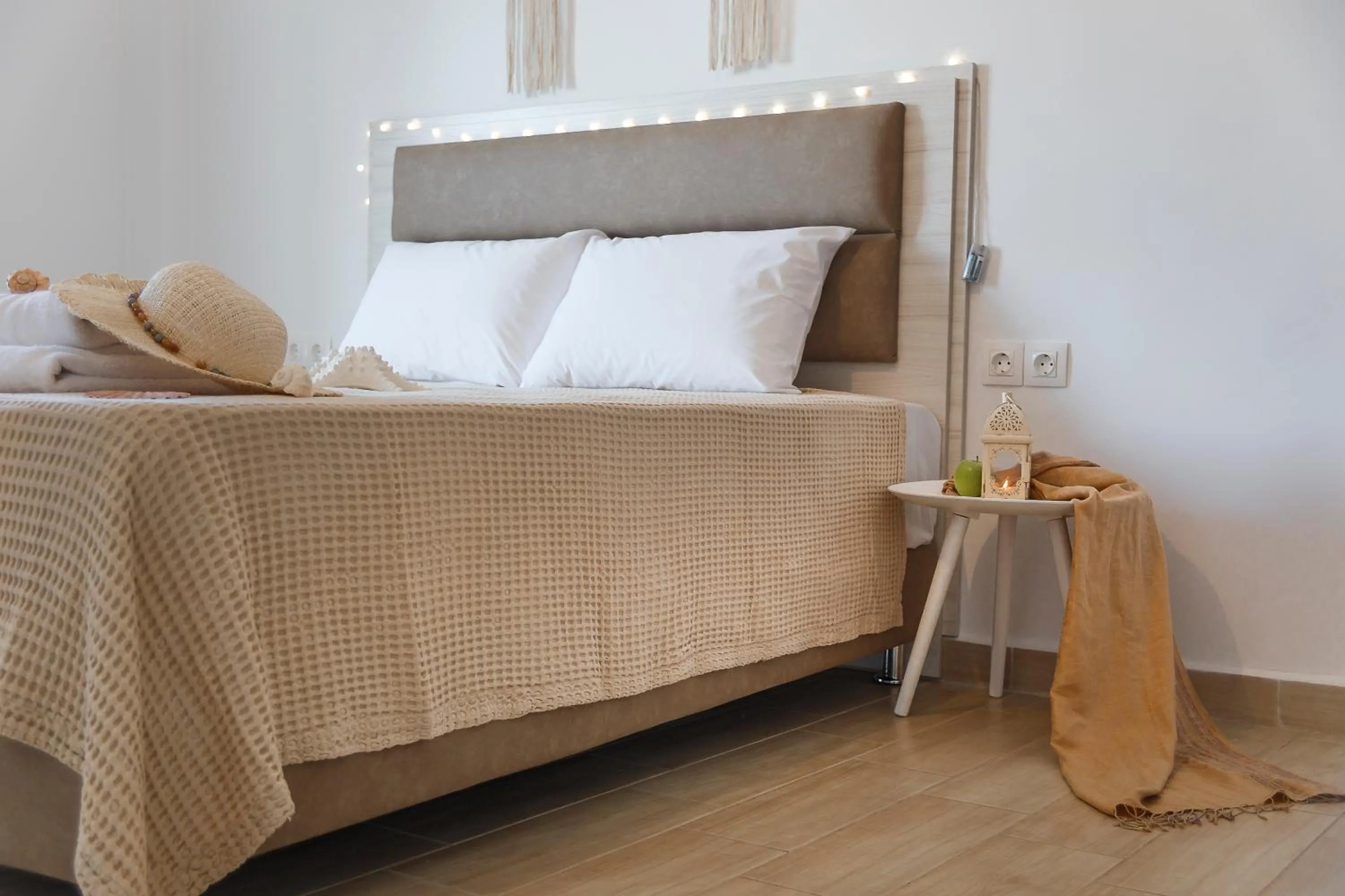 Bed in Anatoli Apartments Polichrono