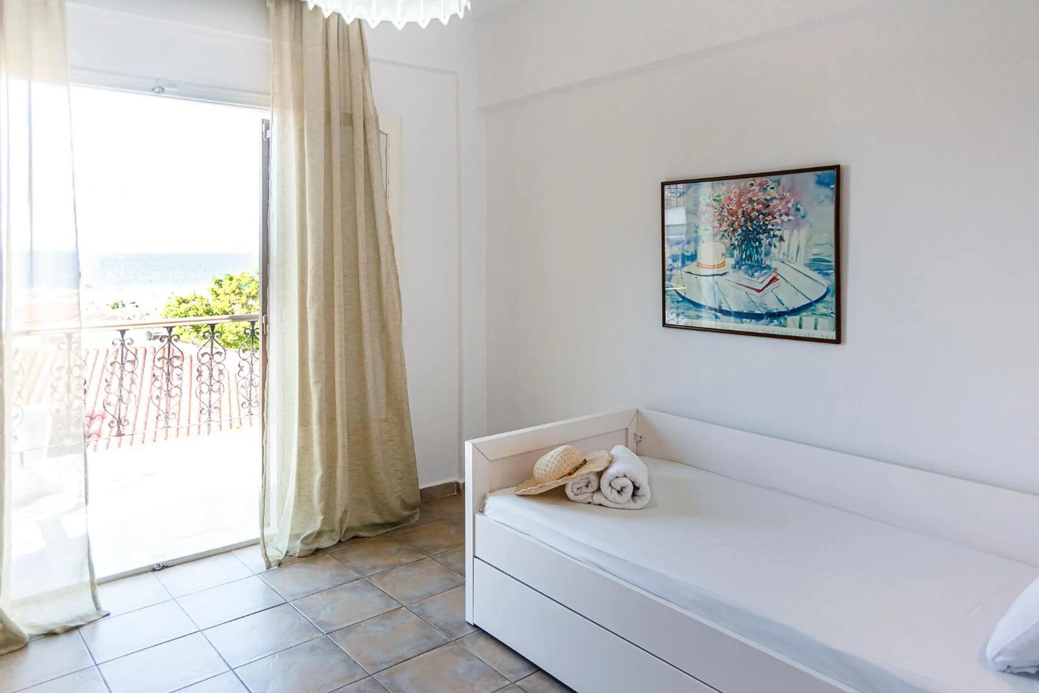 Bed in Anatoli Apartments Polichrono