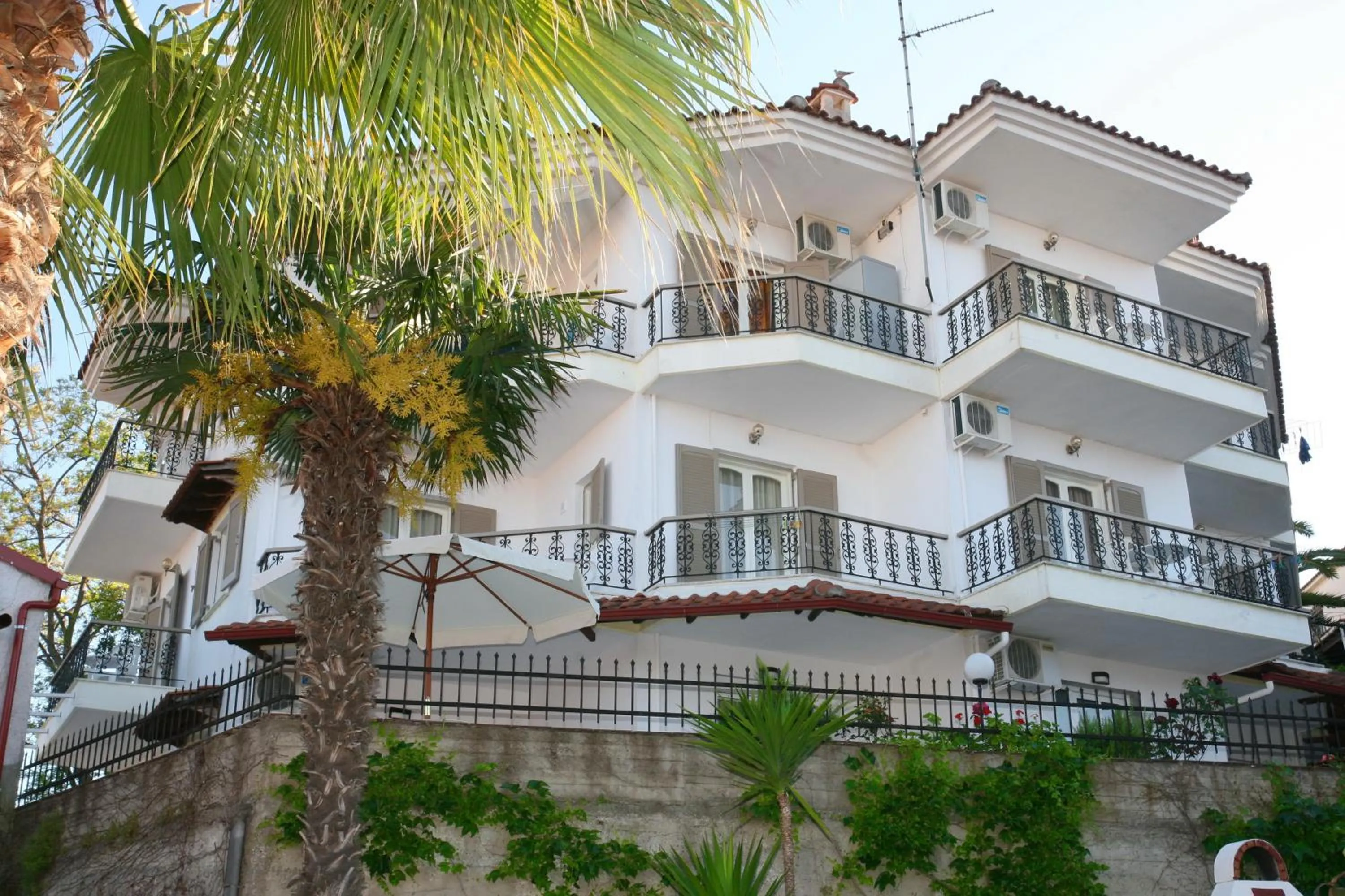 Facade/entrance in Anatoli Apartments Polichrono