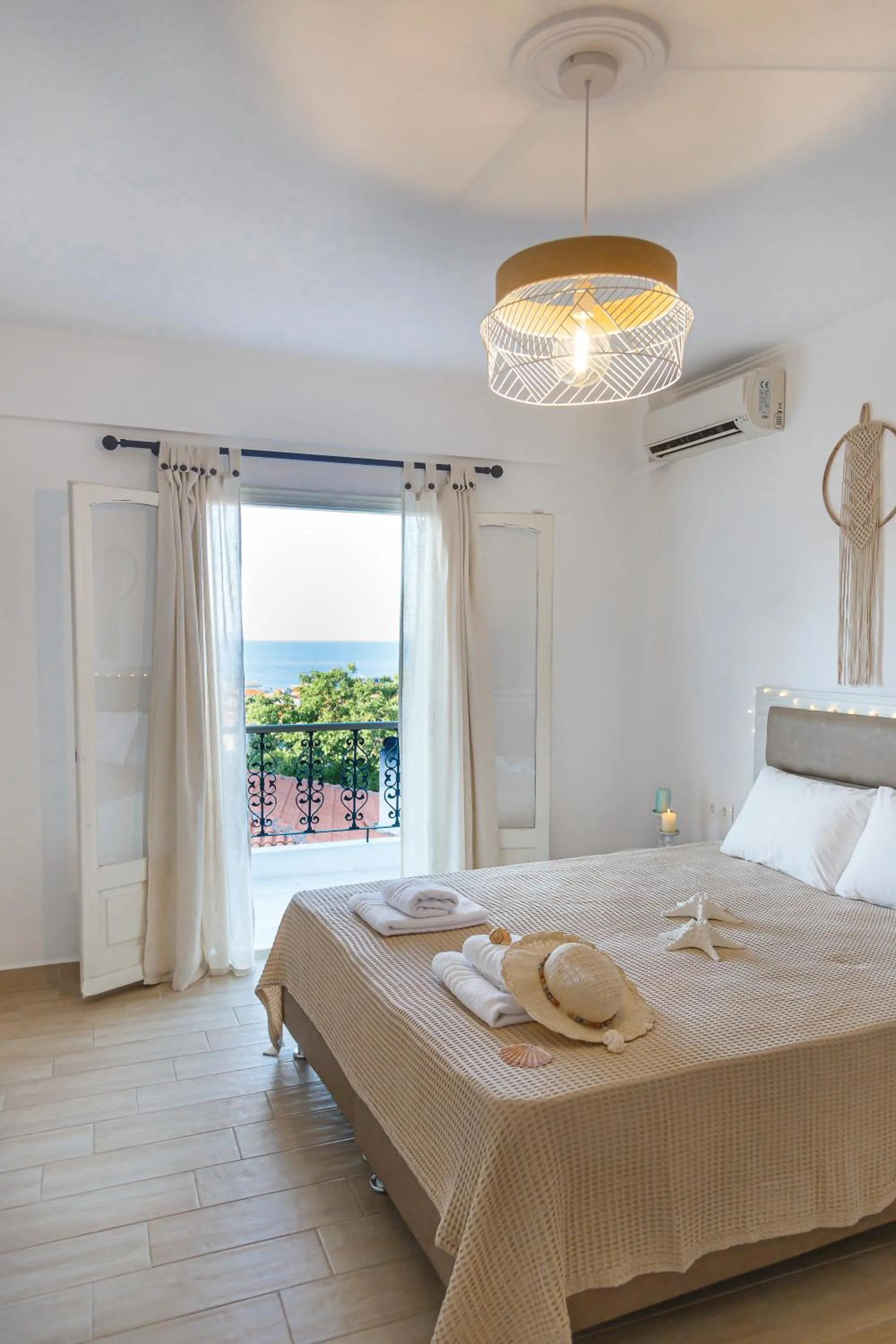 Bed in Anatoli Apartments Polichrono