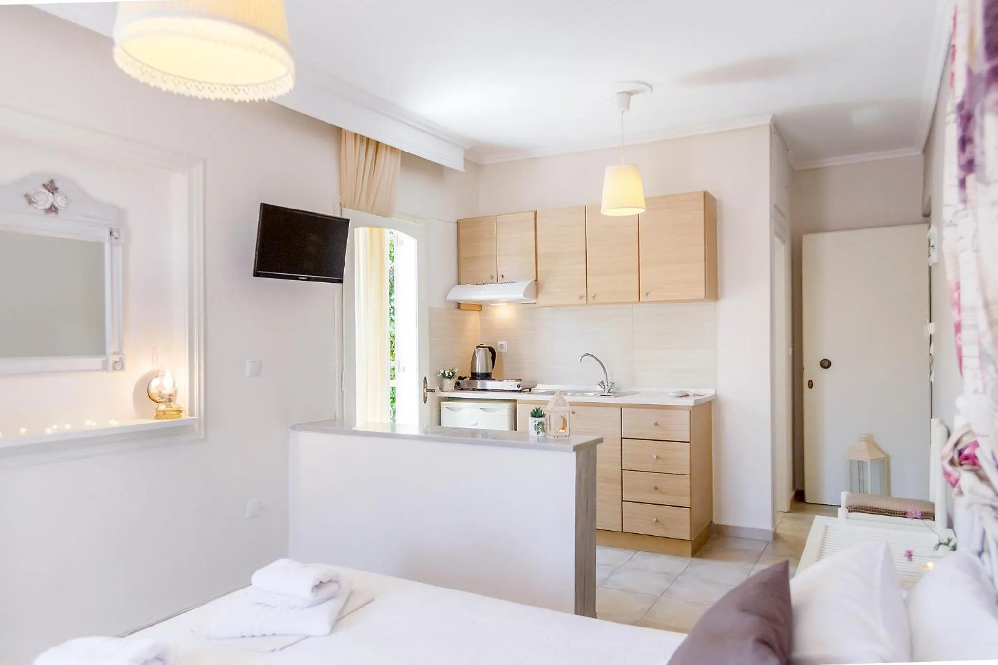 Bed in Anatoli Apartments Polichrono