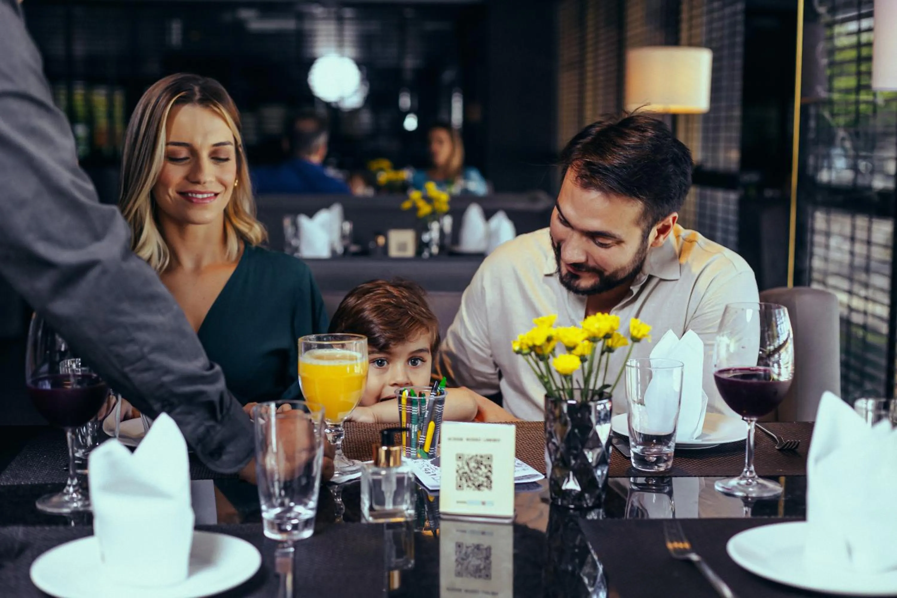 Restaurant/places to eat in LS Hotel