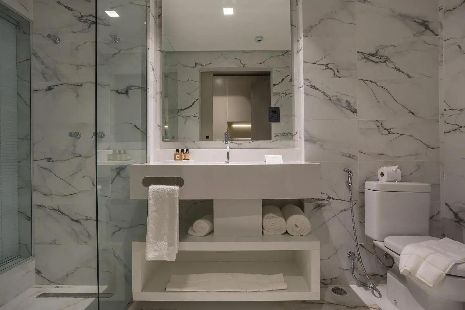 Deluxe Queen Room - single occupancy in LS Hotel Deluxe Queen Room - single occupancy in LS Hotel