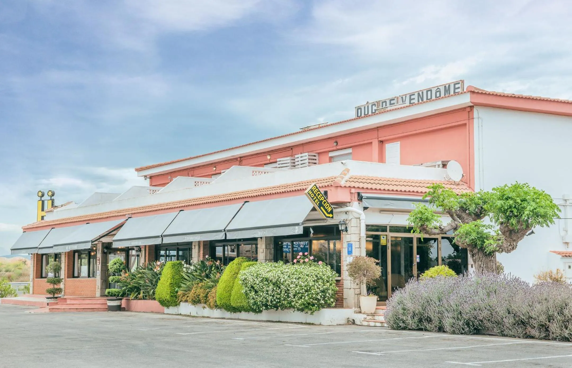 Property building in Hotel Duc de Vendôme