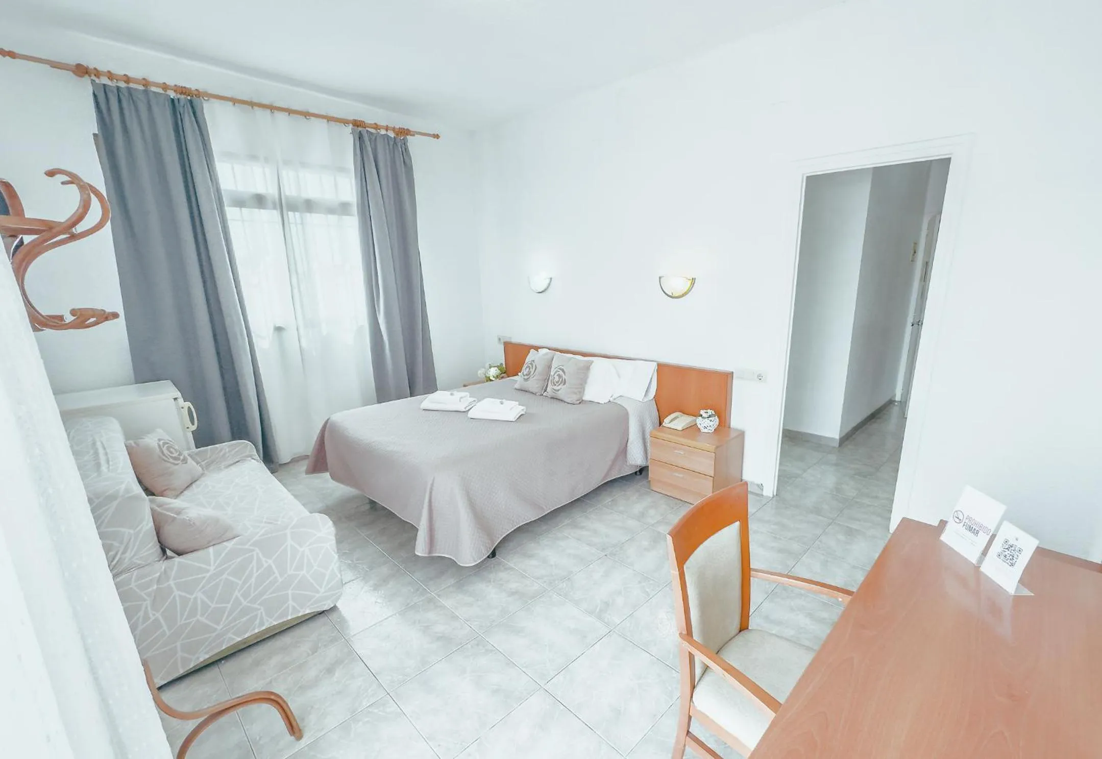 Bed in Hotel Duc de Vendôme