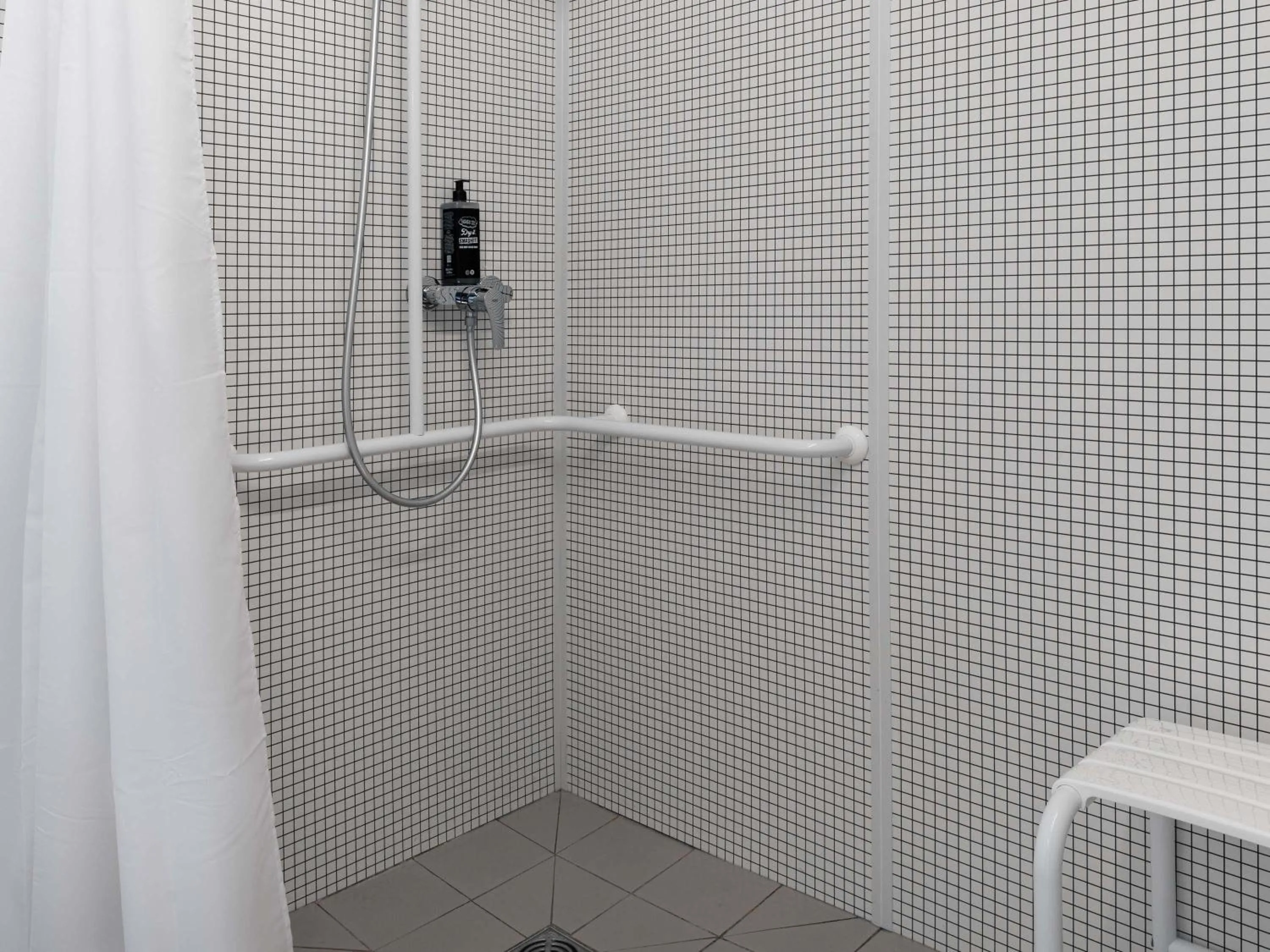 Bedroom in ibis budget Rennes Route de Saint Malo