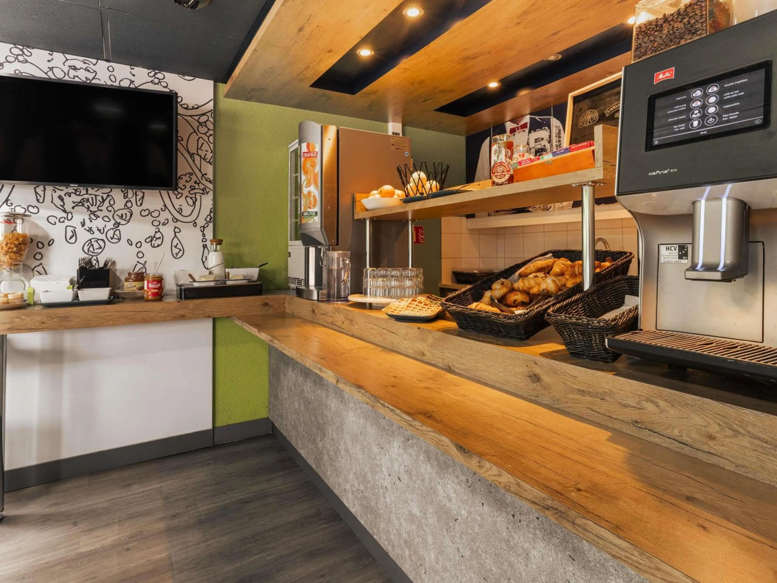 Breakfast in ibis budget Rennes Route de Saint Malo