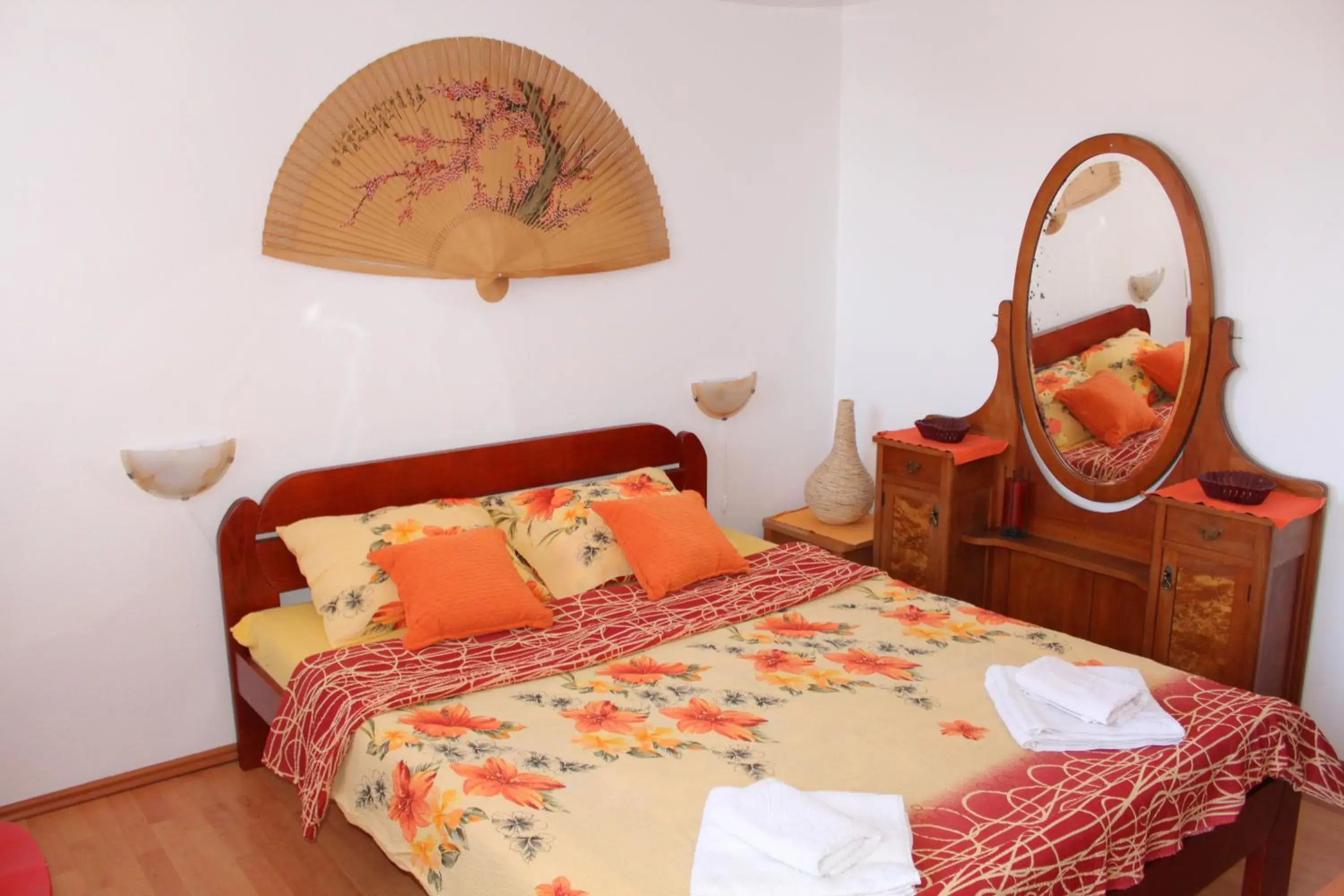 Double Room with Shared Bathroom in Guest House Tomanovic Double Room with Shared Bathroom in Guest House Tomanovic