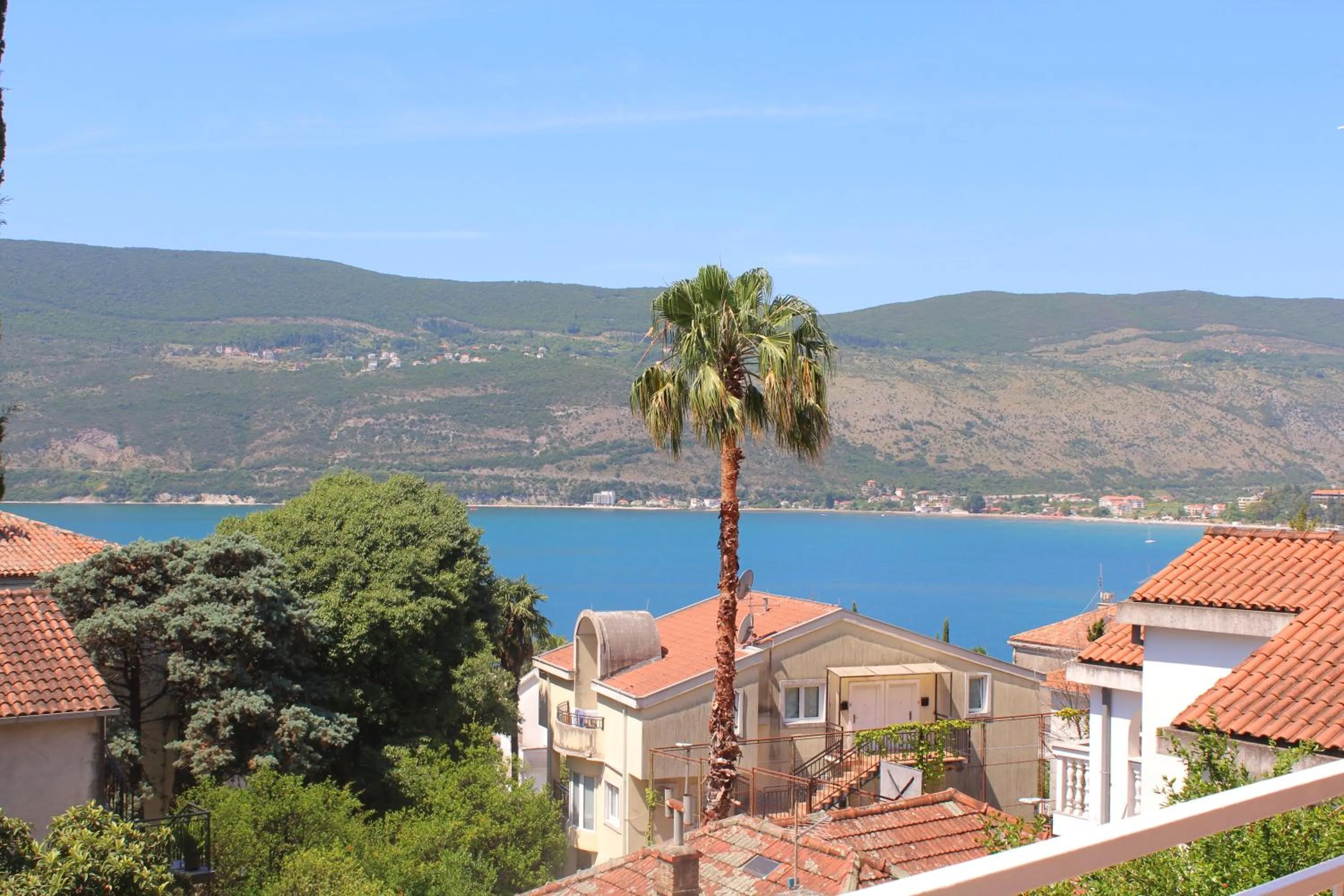 Day in Guest House Tomanovic