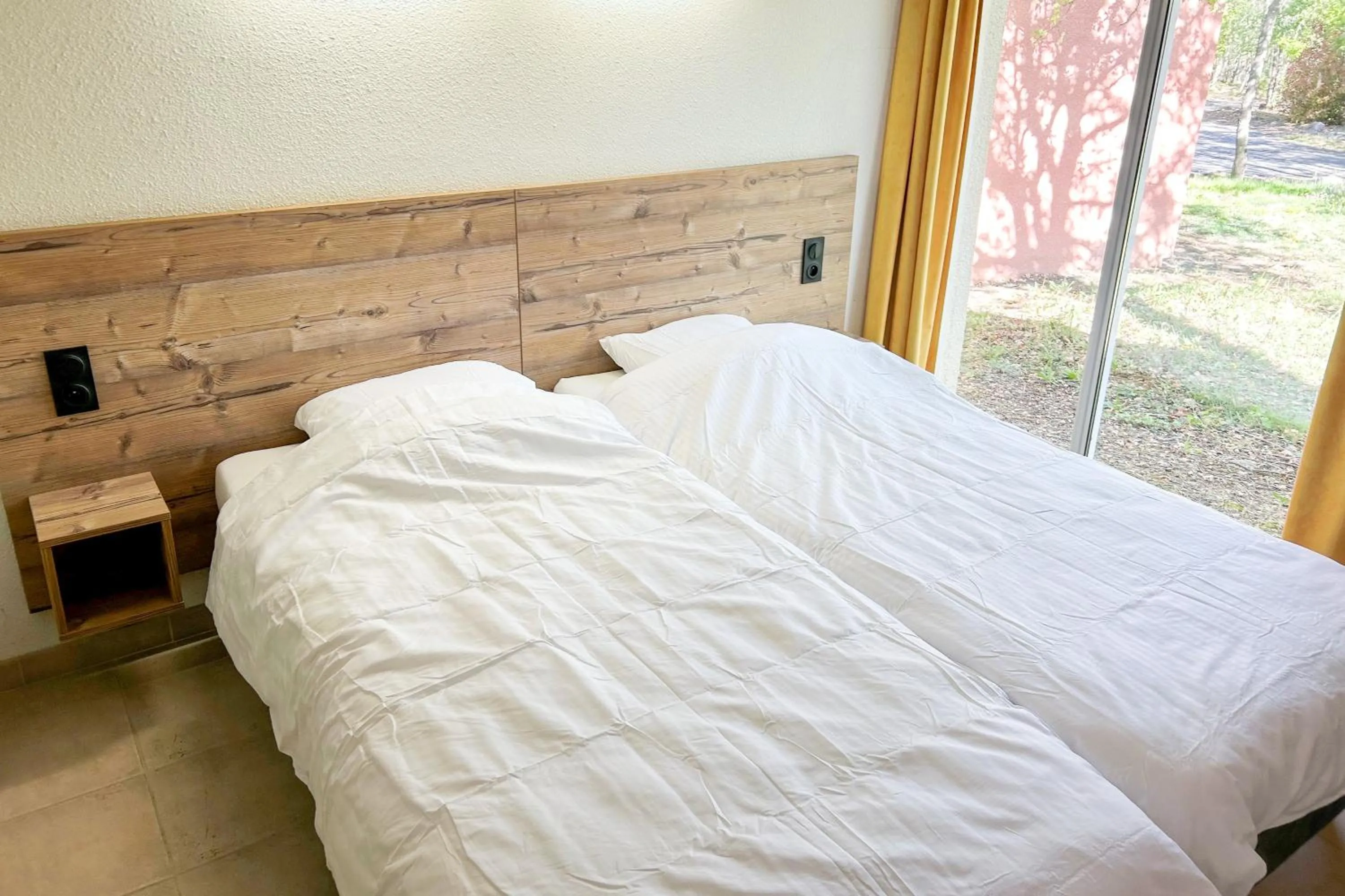 Bedroom, Bed in FranceComfort - L'Espinet