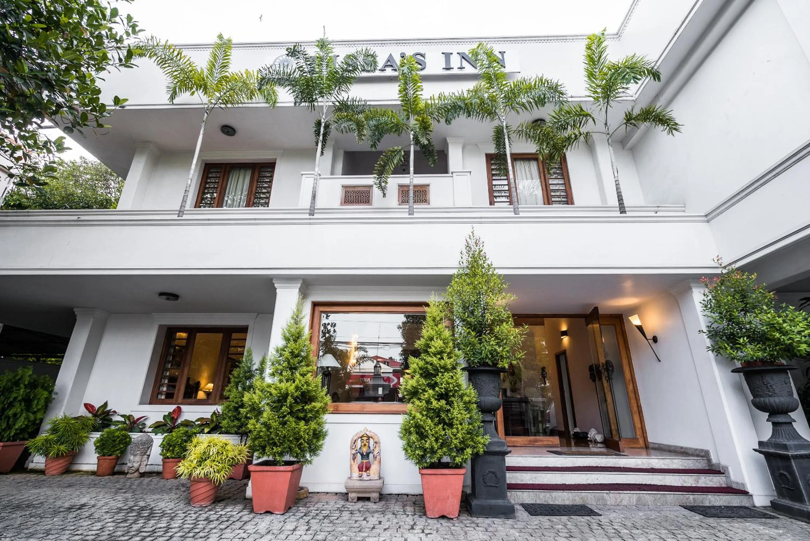 Facade/entrance in Tissa's Inn