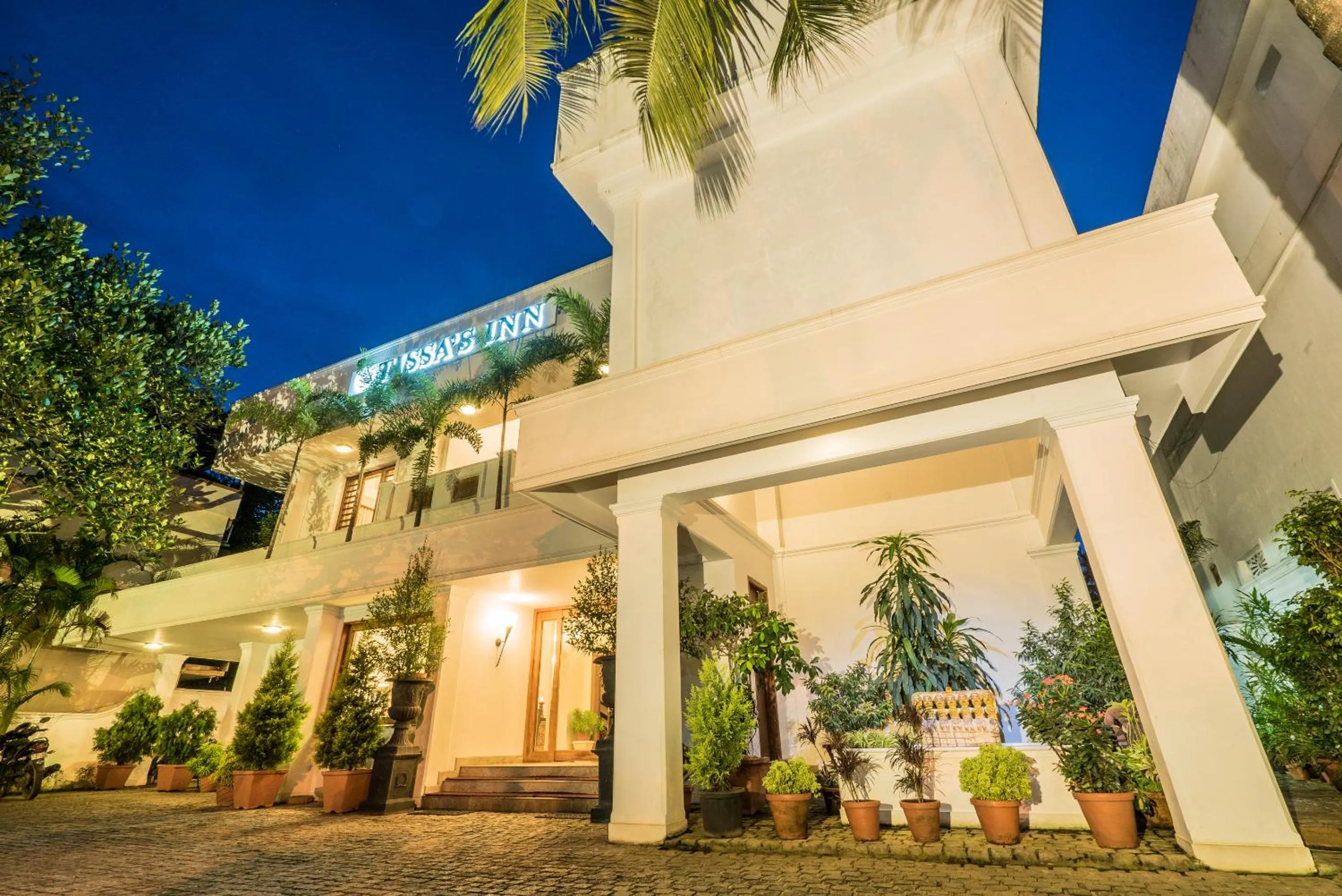 Facade/entrance in Tissa's Inn