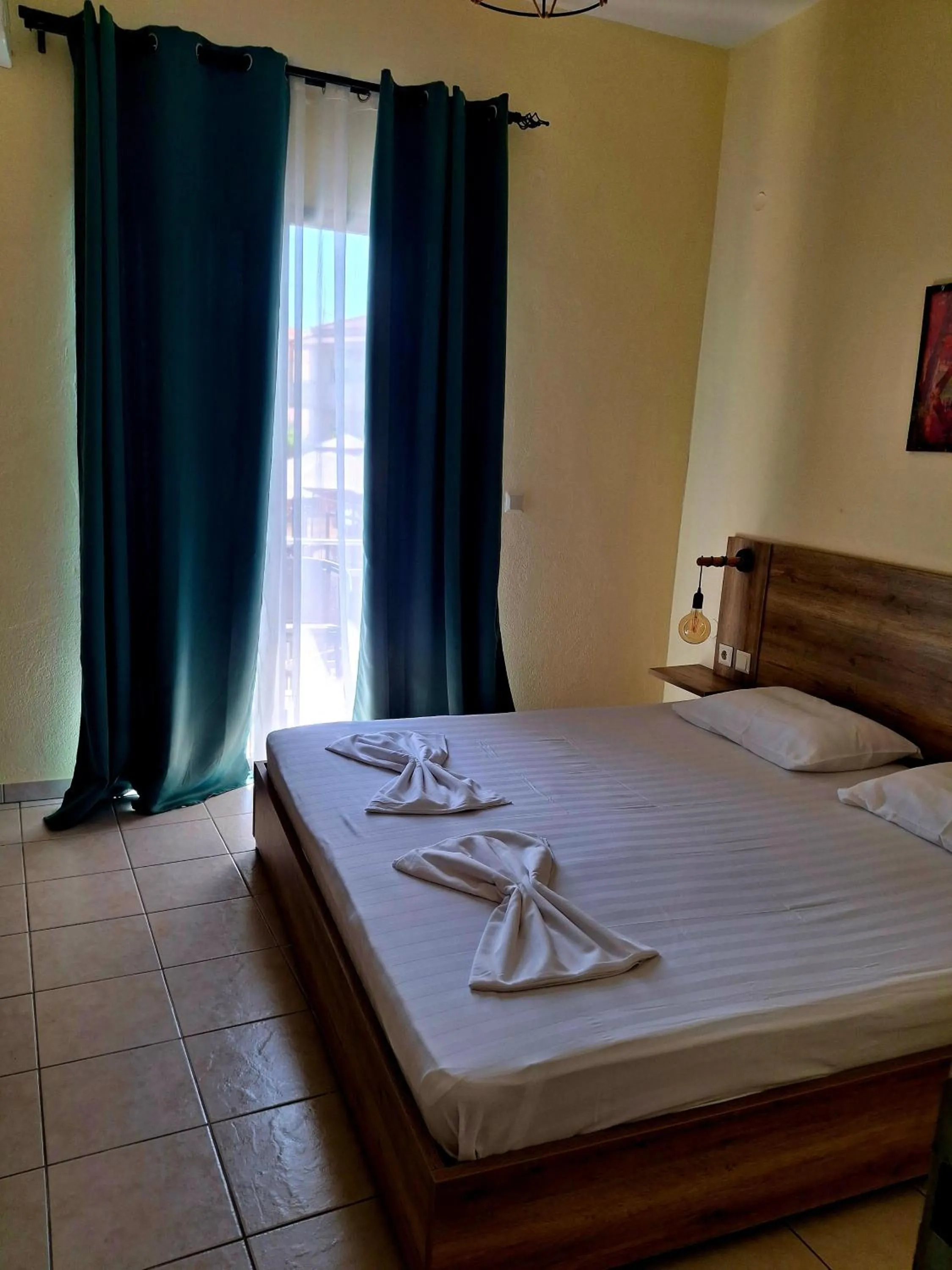 Bed in Aurora