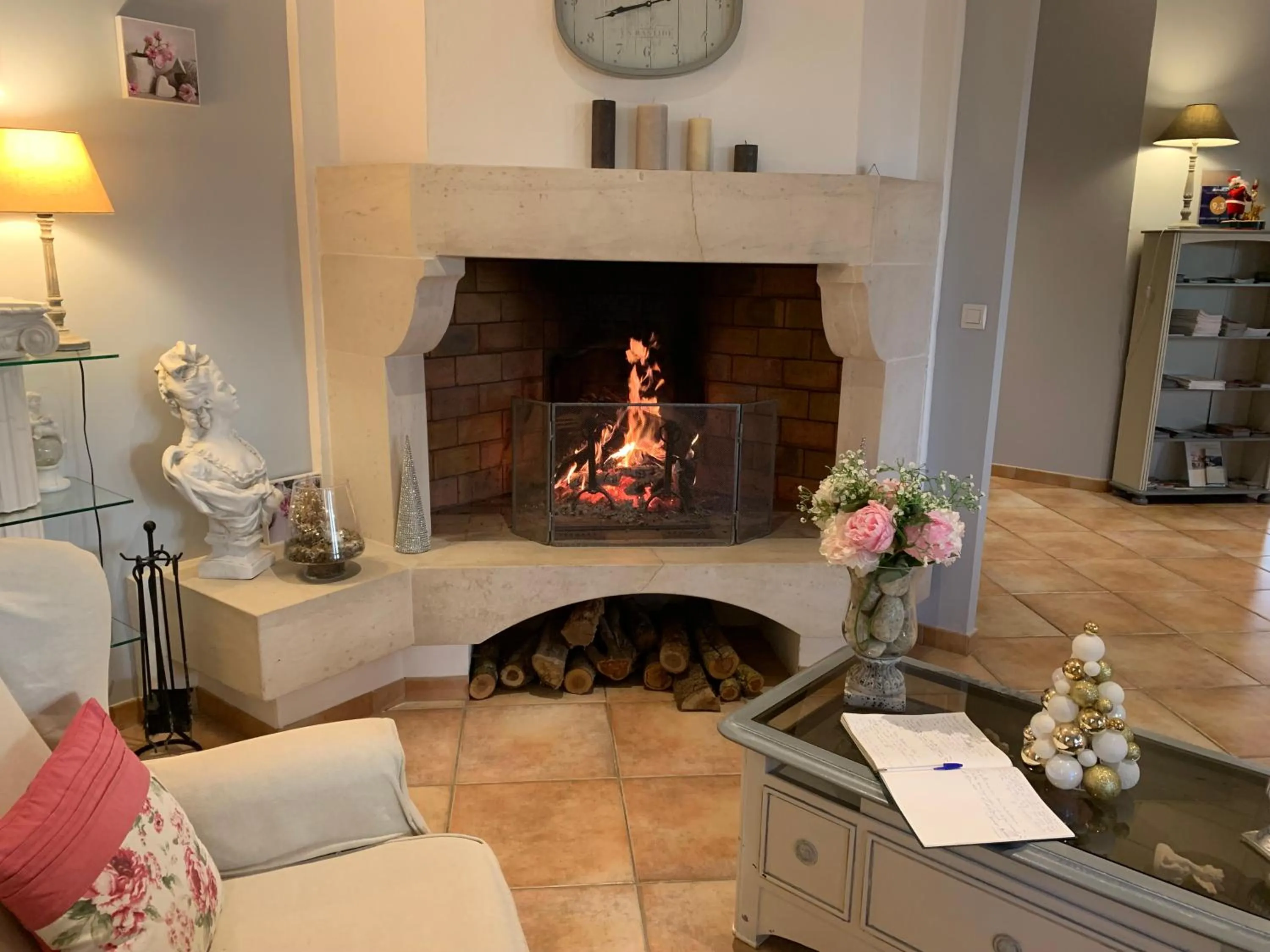 Living room in Hôtel La Bastide Saint Martin
