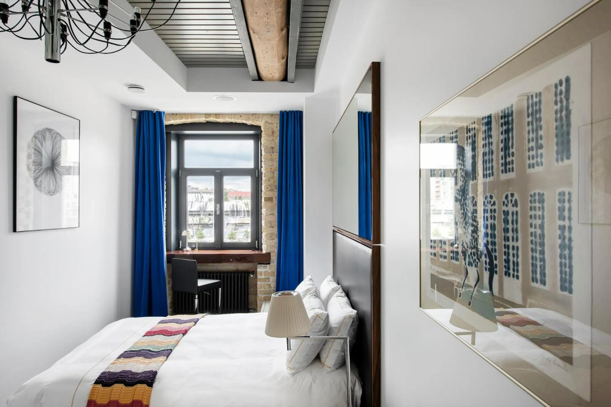 Photo of the whole room, Bed in The Joseph