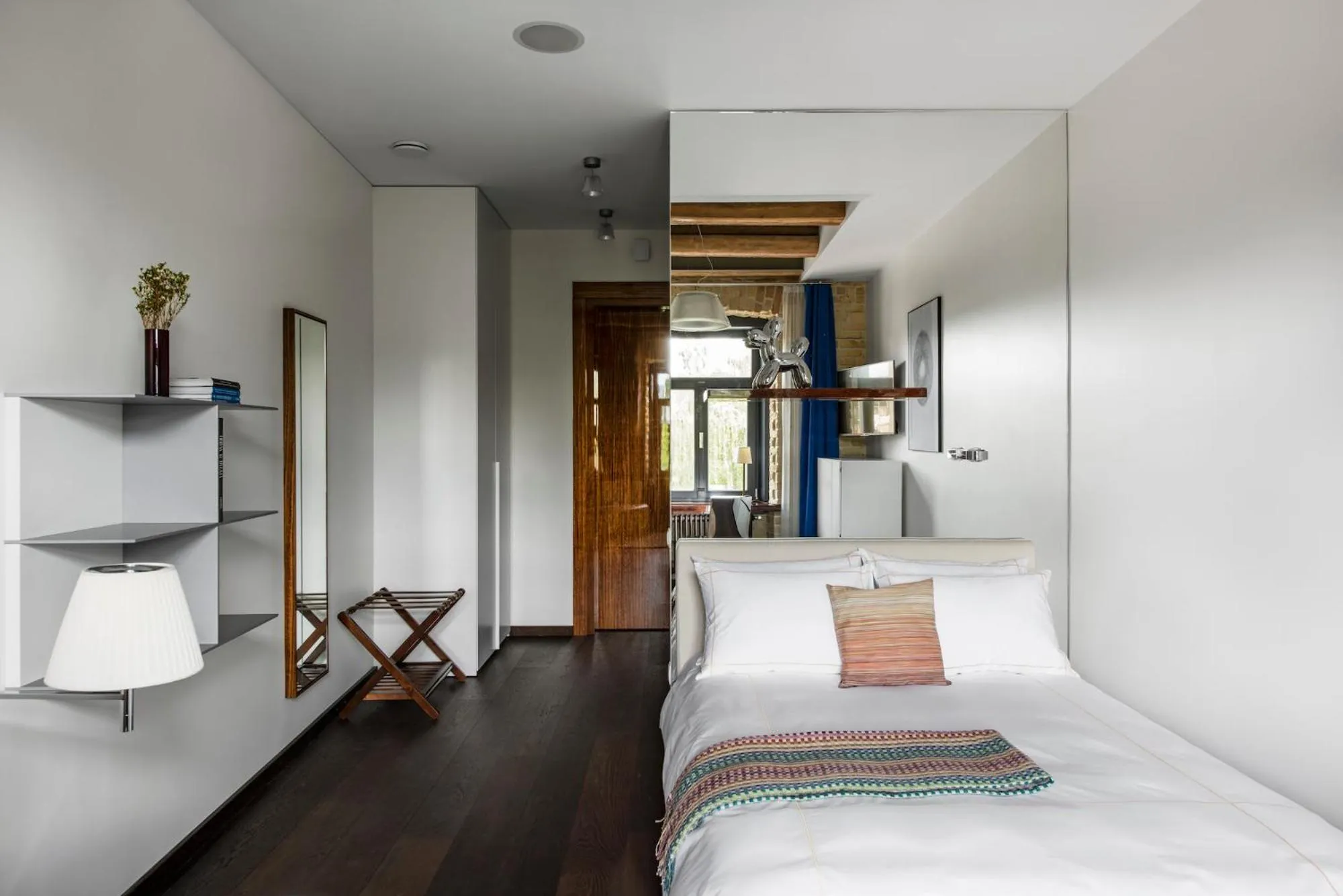 Photo of the whole room, Bed in The Joseph