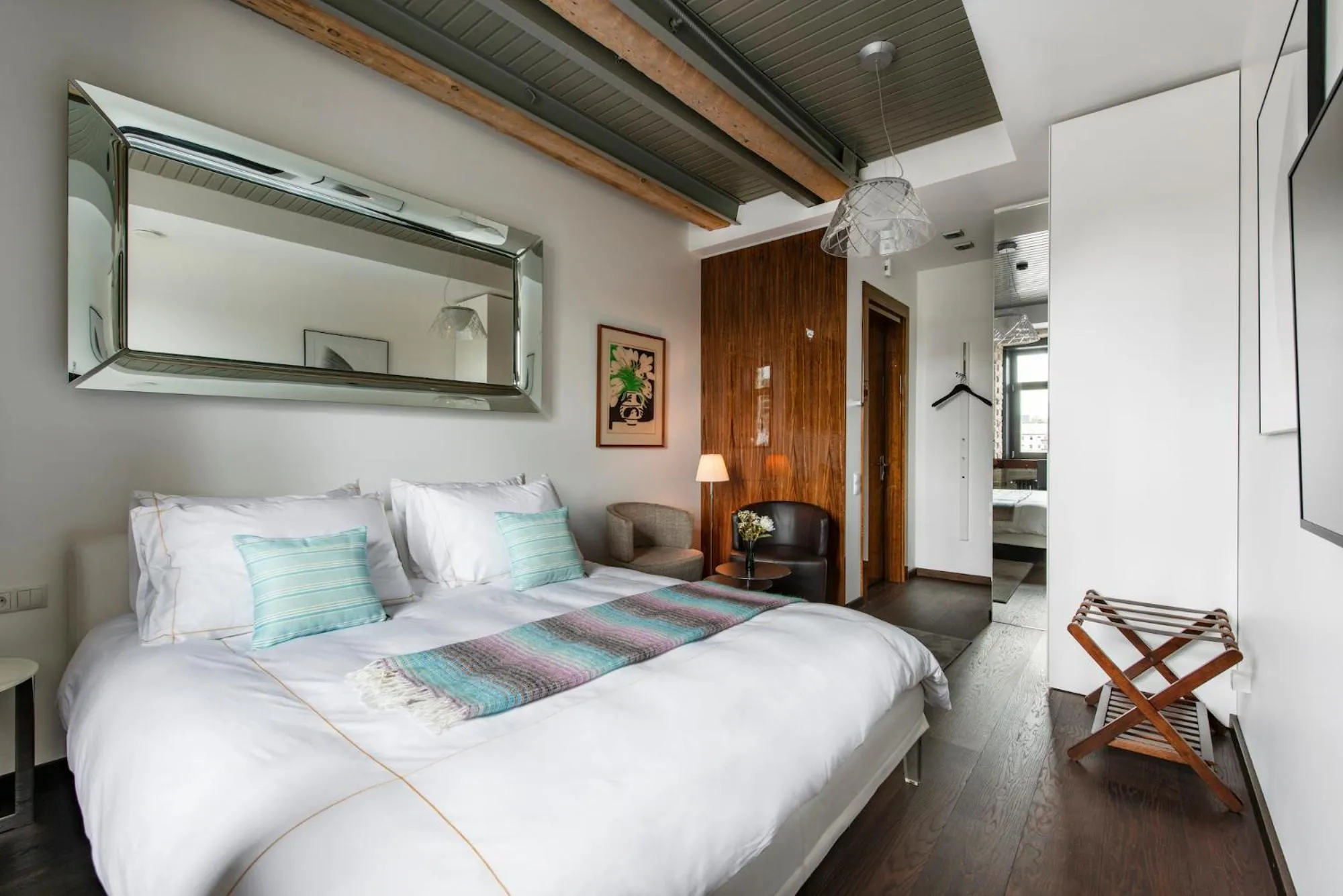 Photo of the whole room, Bed in The Joseph