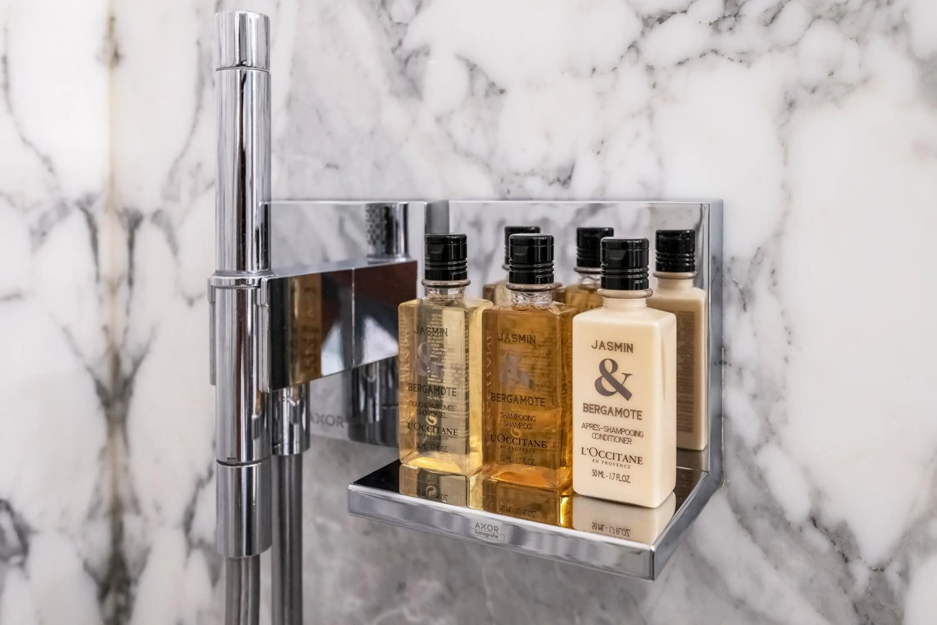 Shower in The Joseph