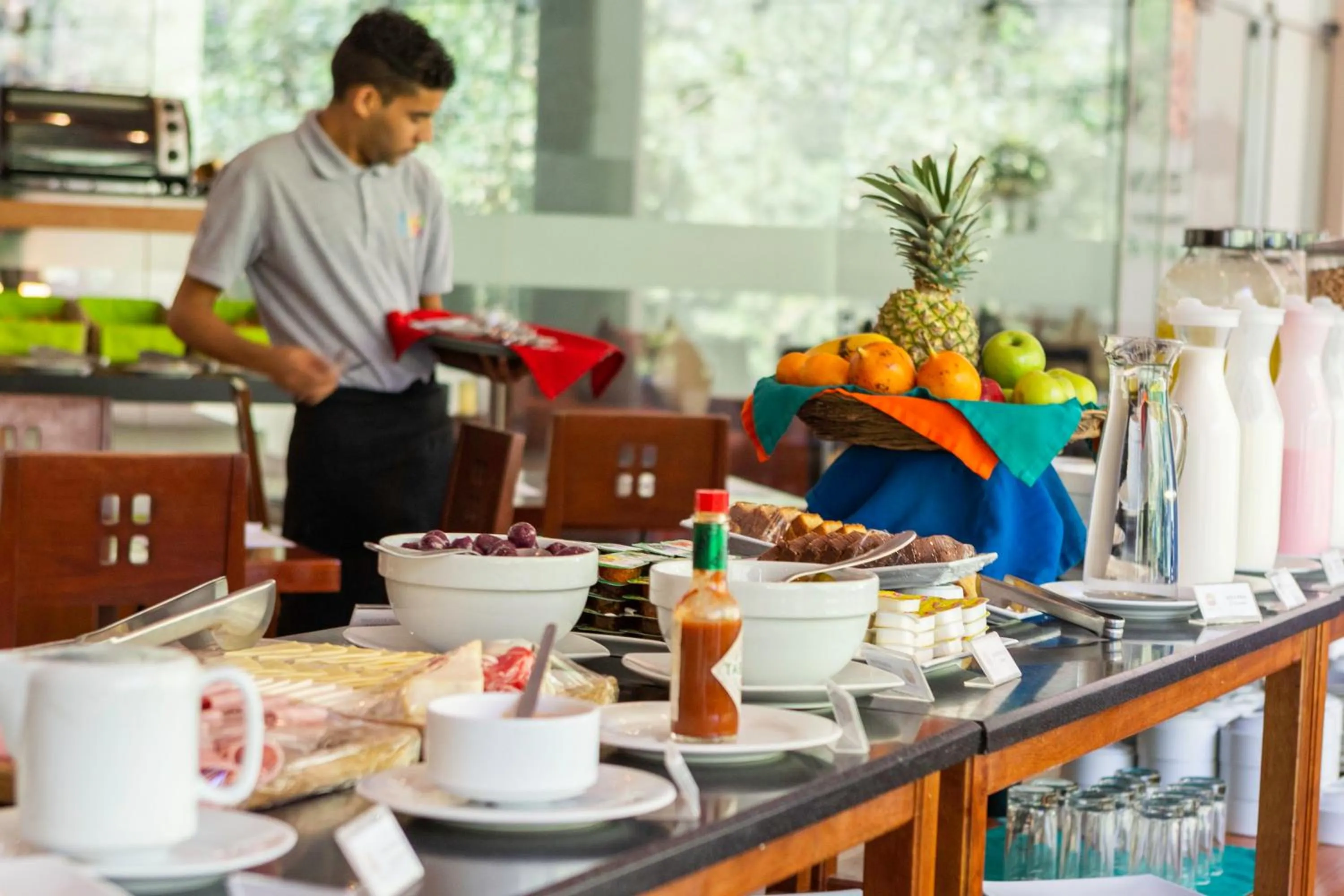 Buffet breakfast in Tierra Viva Machu Picchu Hotel