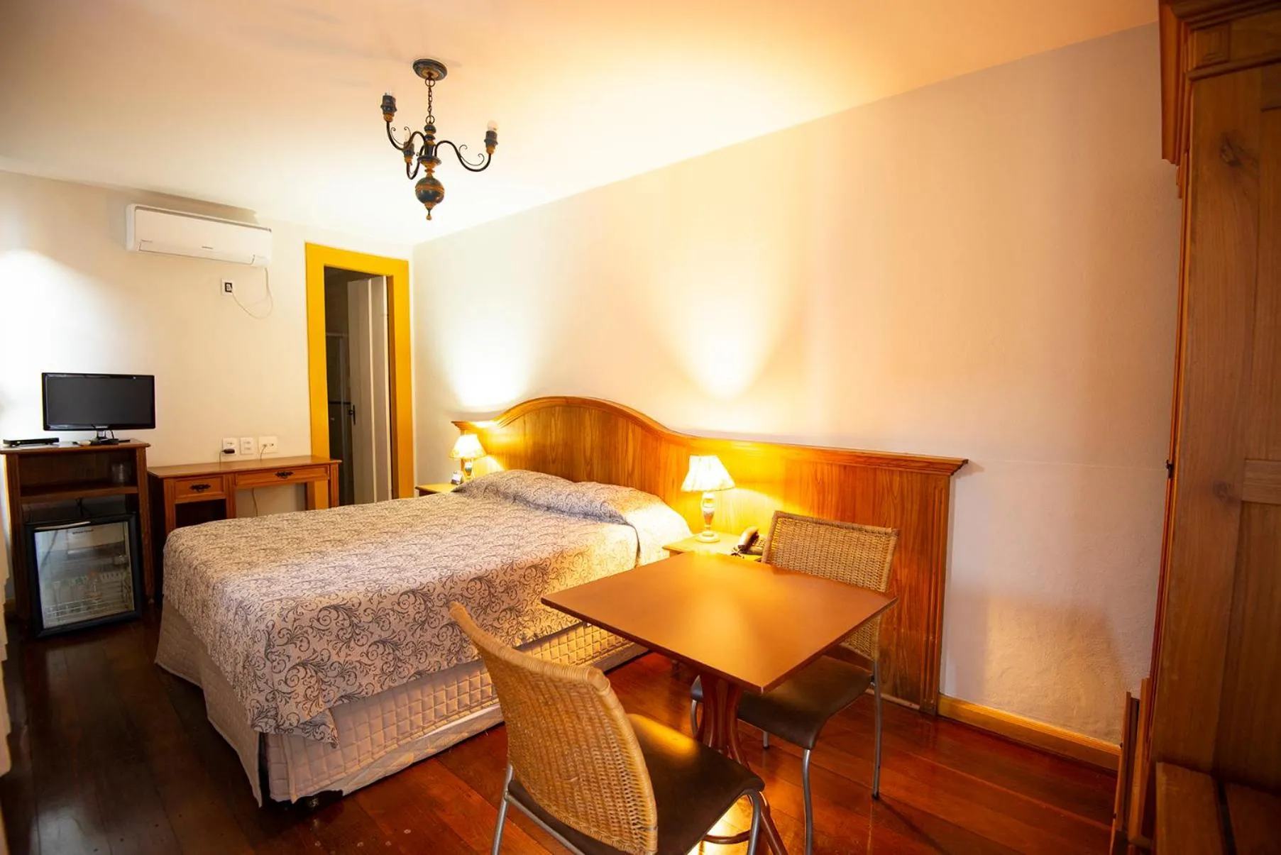 Photo of the whole room, Bed in Pousada Solar da Ópera