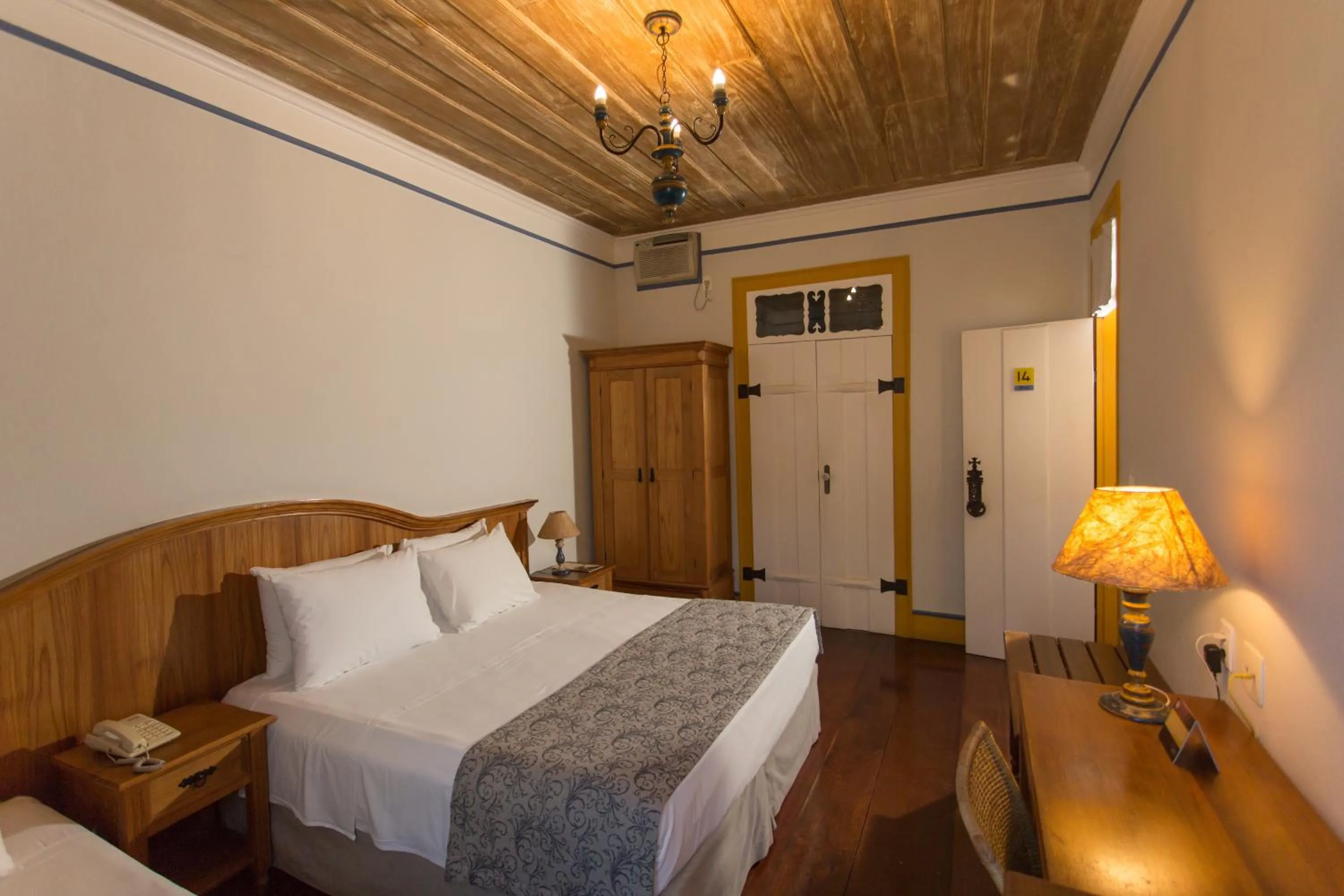 Photo of the whole room, Bed in Pousada Solar da Ópera