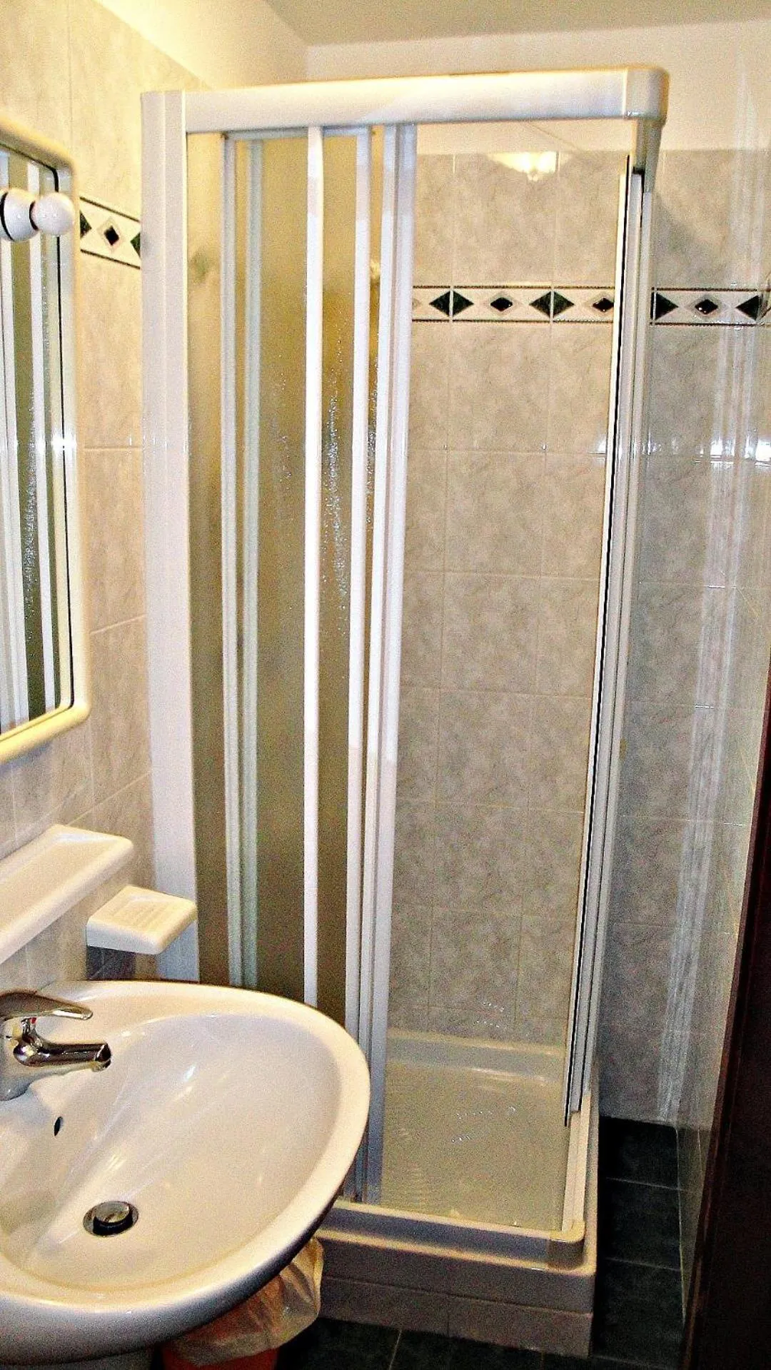 Bathroom in Venice Apartments