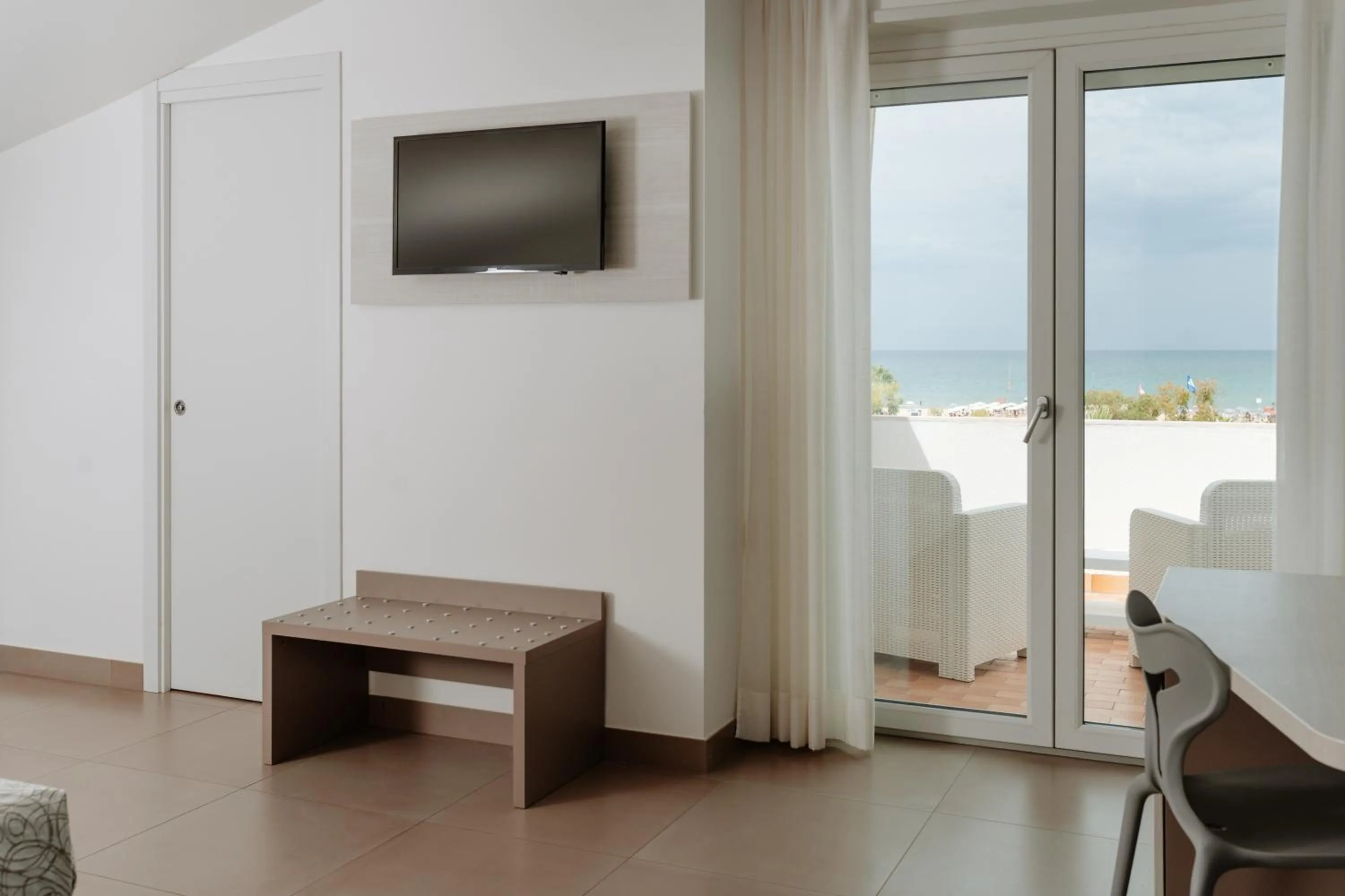TV and multimedia in Hotel Caravel
