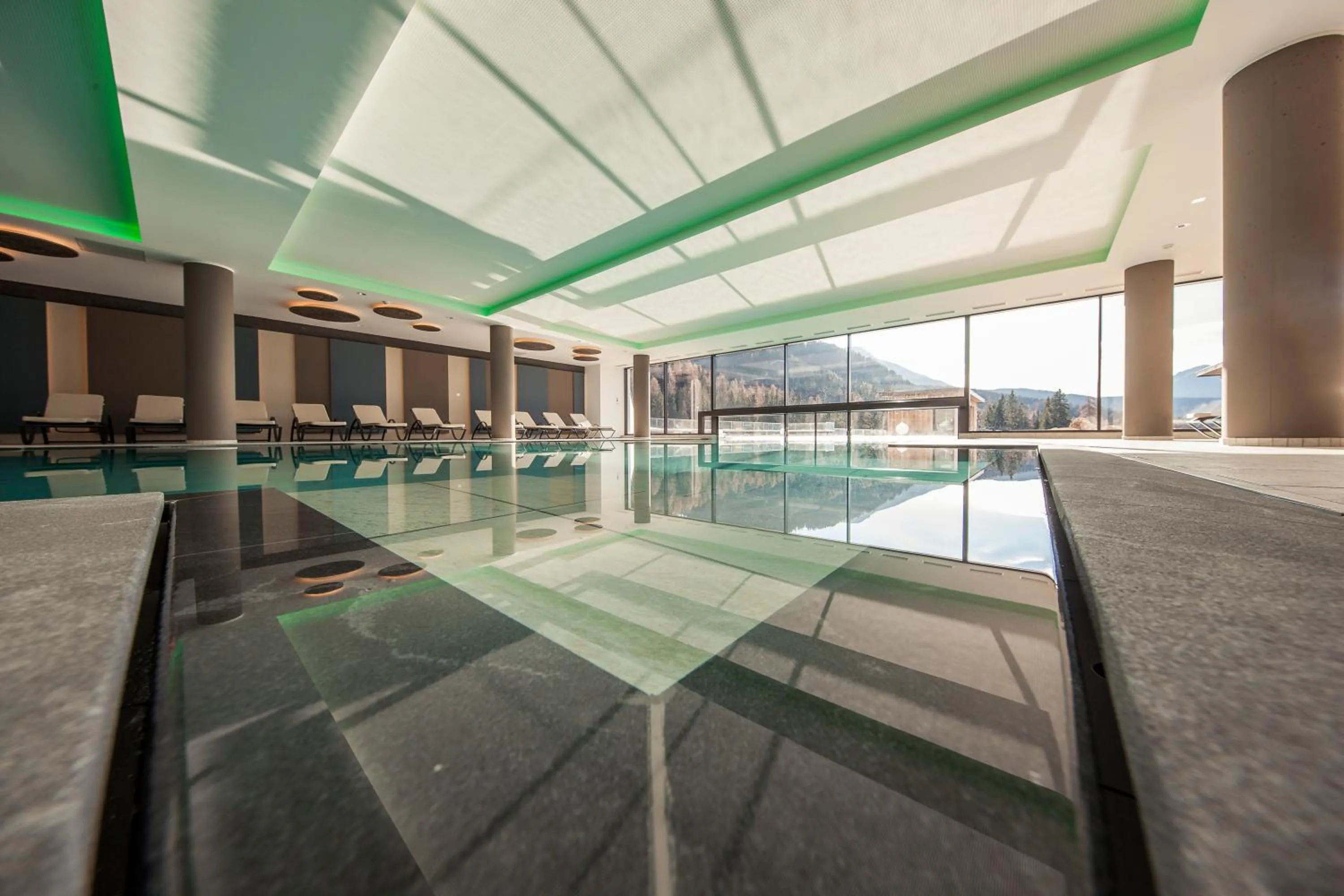 Swimming pool in Hotel Cristal