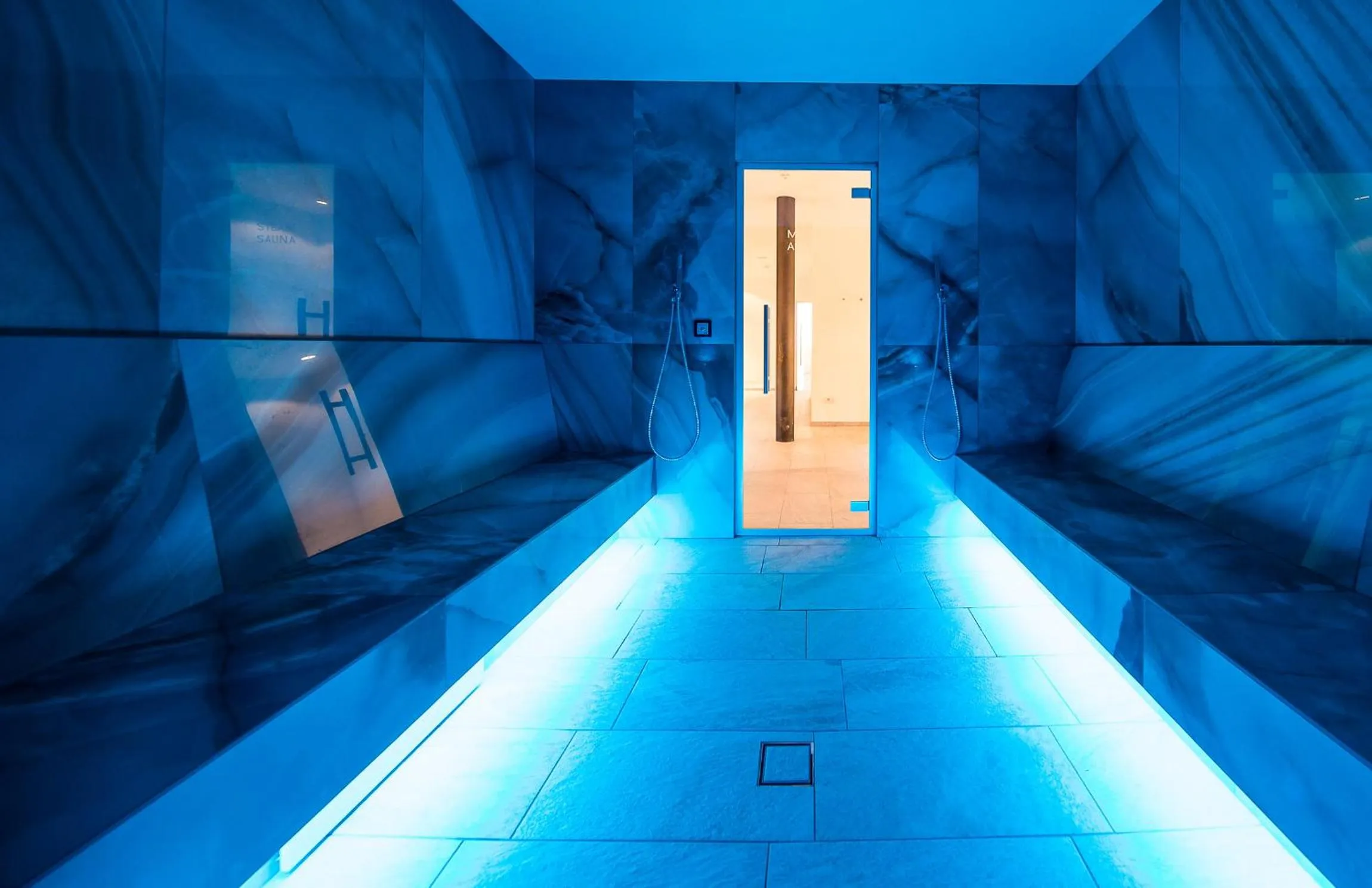Steam room in Hotel Cristal