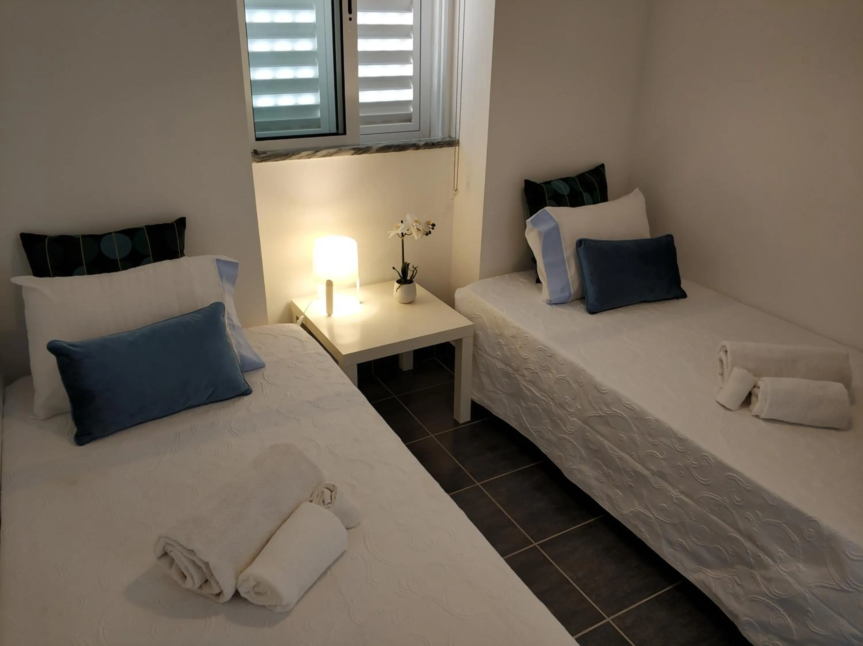 Bed in Sleep & Go Faro Airport Guest House