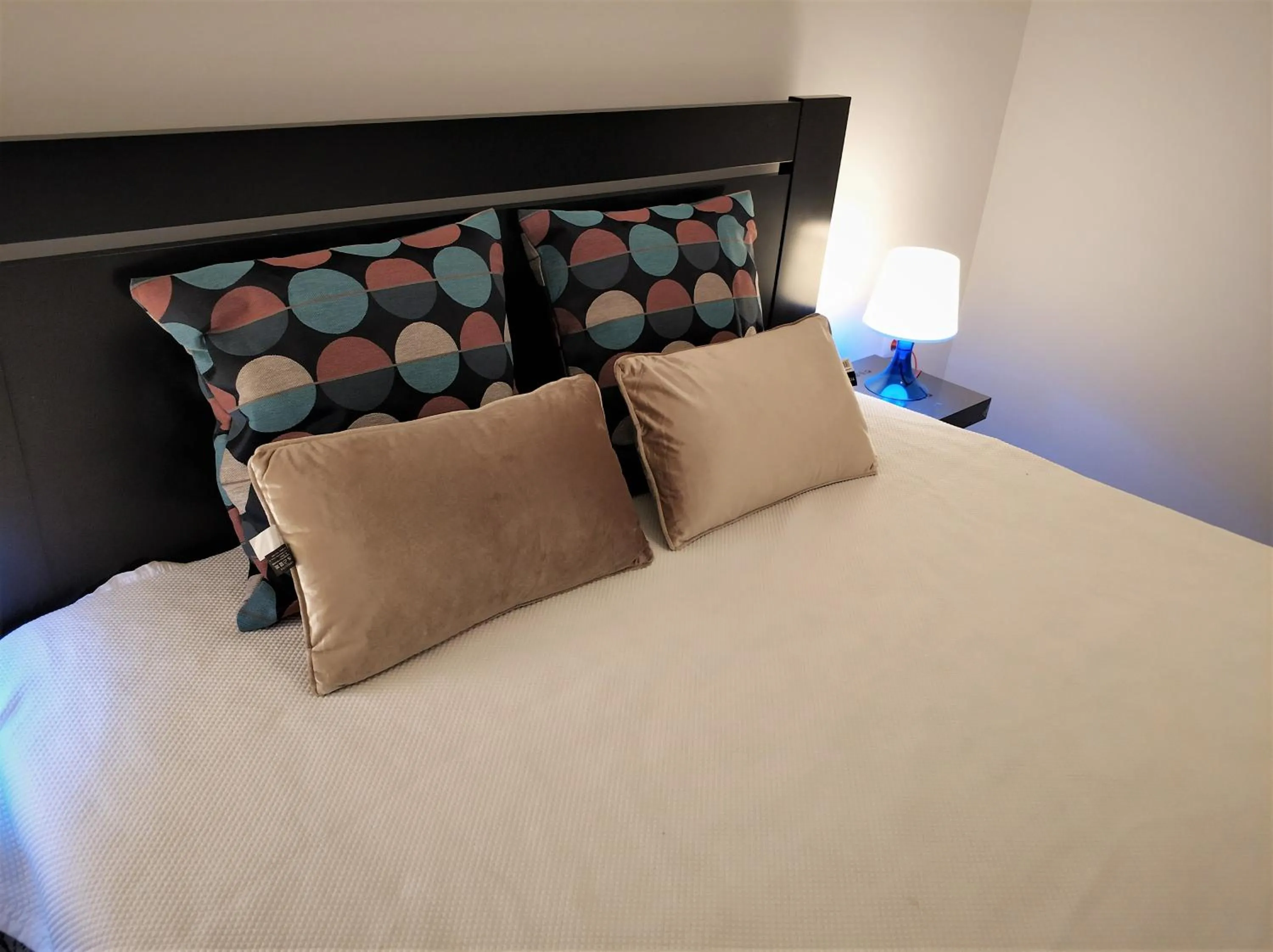 Bed in Sleep & Go Faro Airport Guest House