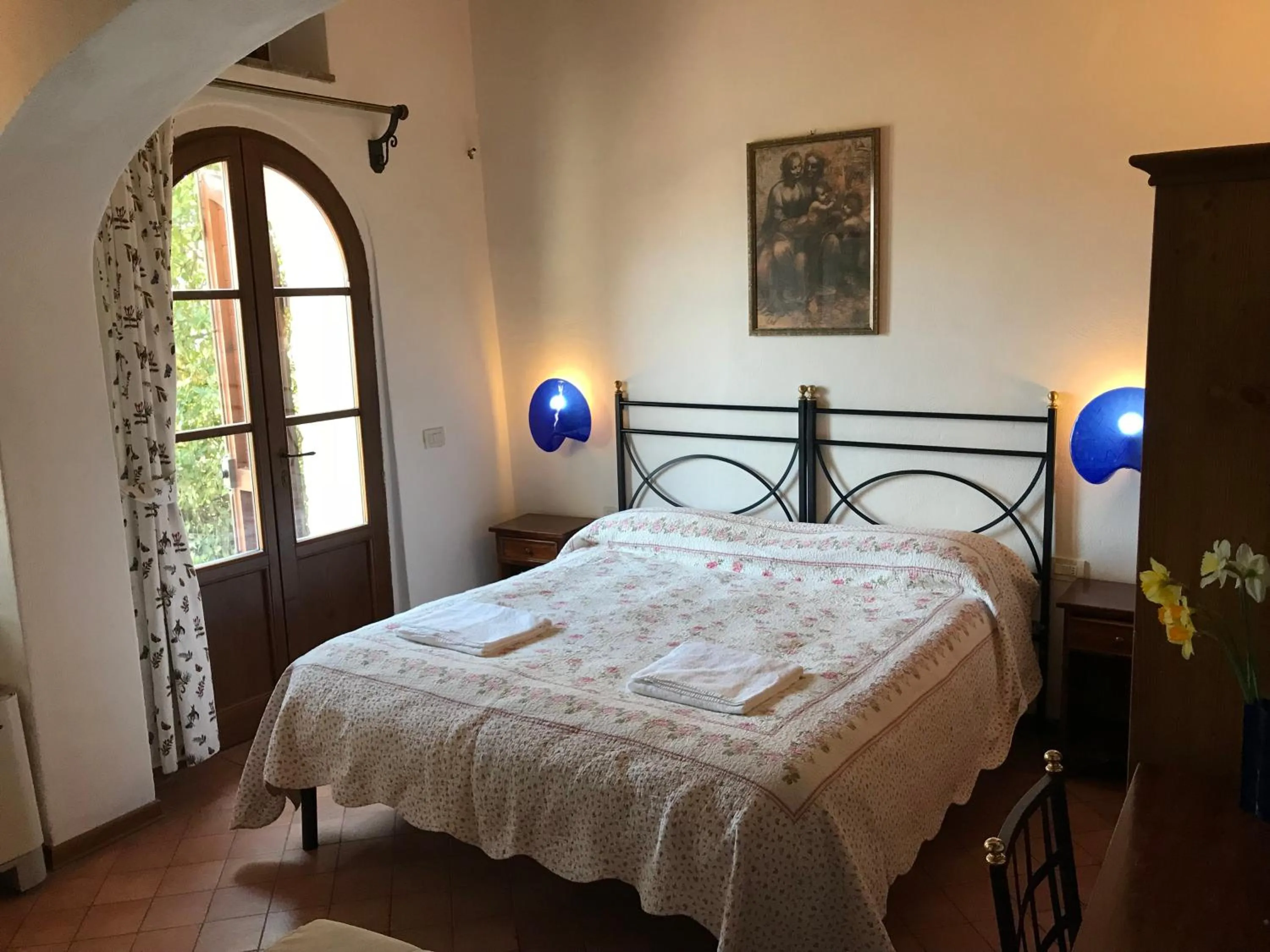 Photo of the whole room, Bed in B&B La Fonte del Machiavelli
