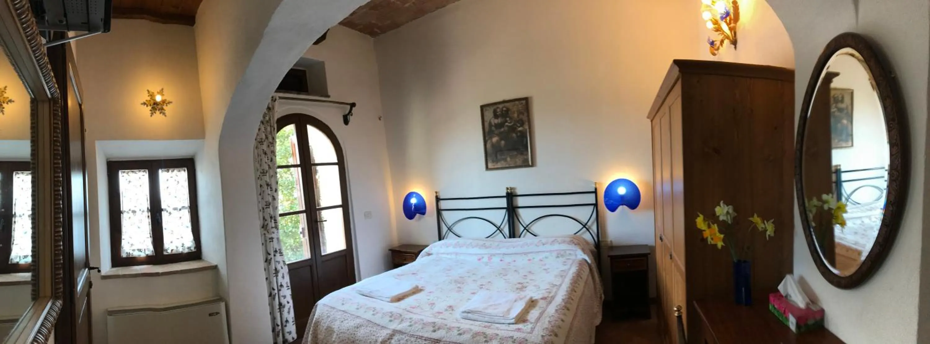 Photo of the whole room, Bed in B&B La Fonte del Machiavelli