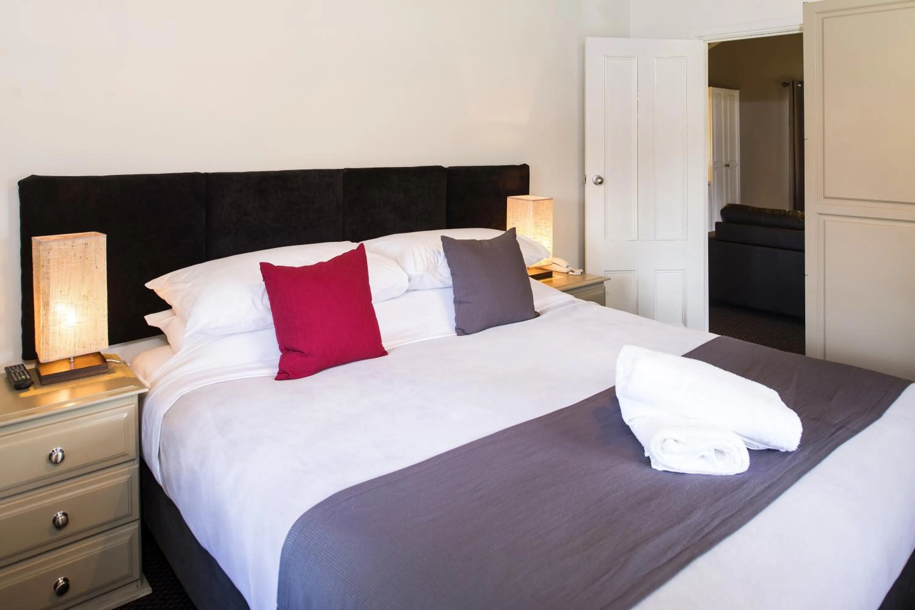 Photo of the whole room, Bed in Tamar Valley Resort Grindelwald