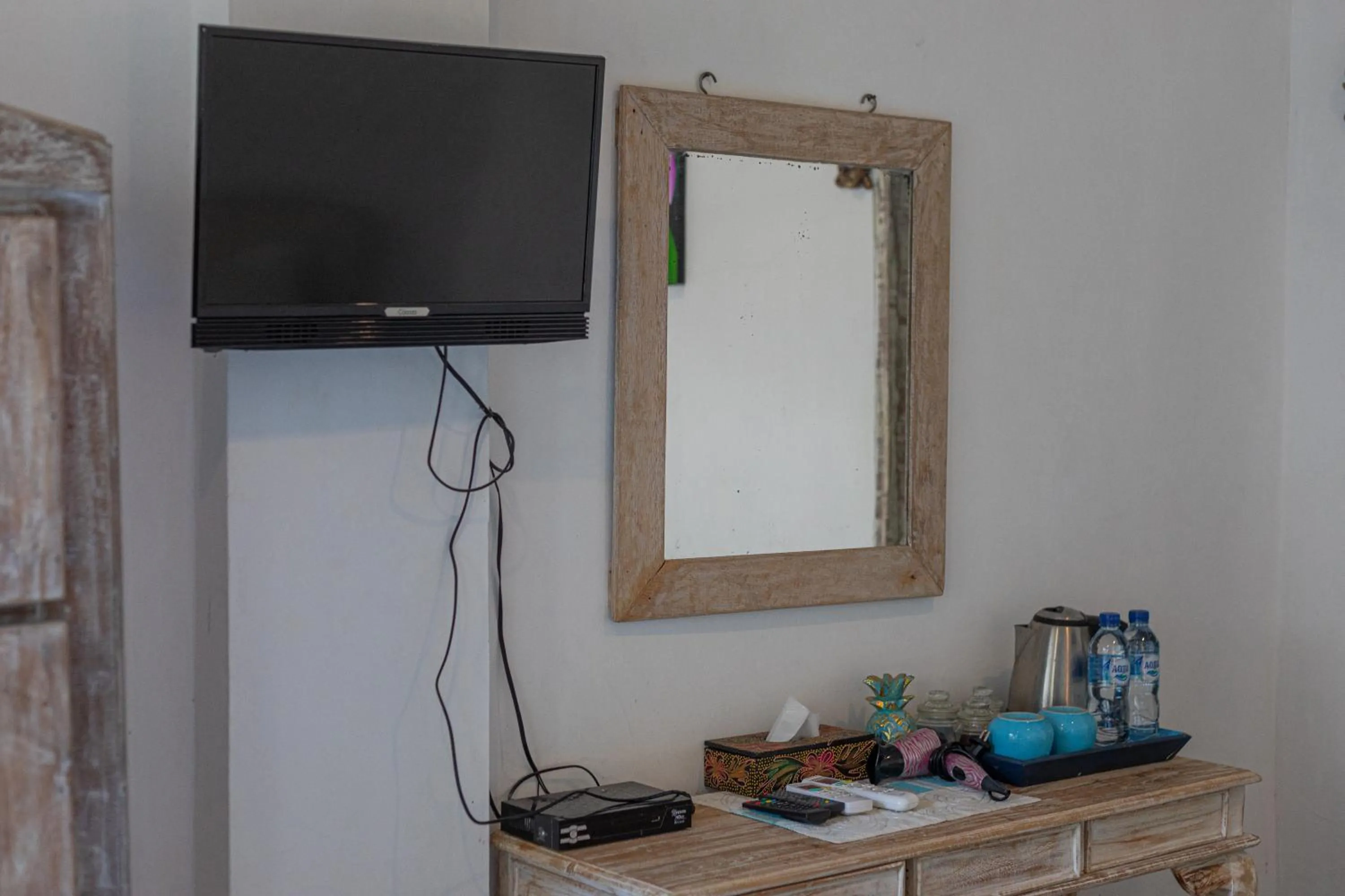 TV and multimedia in Golden Hill Cottage Nusa Penida