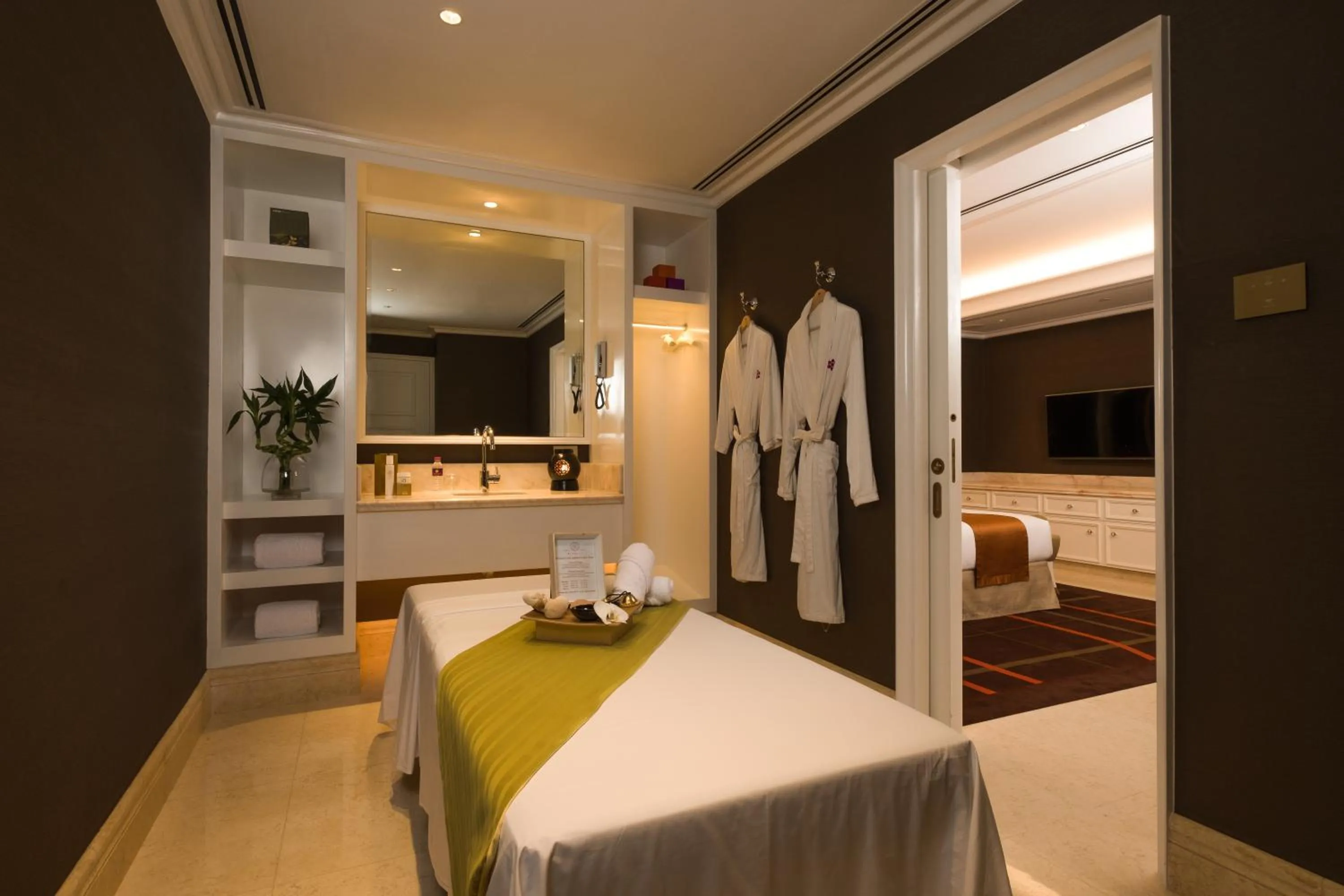 Massage, Bed in Okada Manila