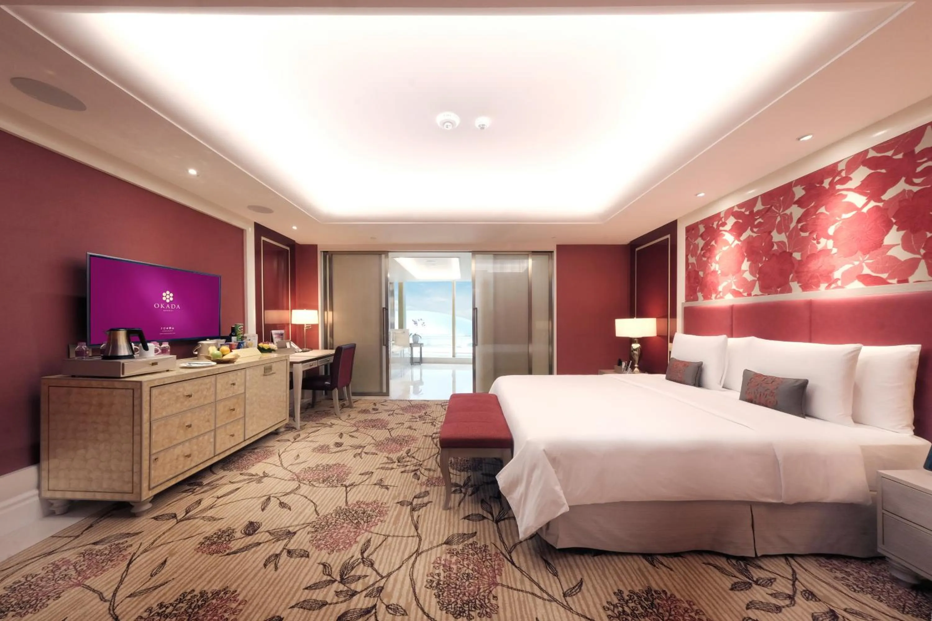 Bedroom, Bed in Okada Manila