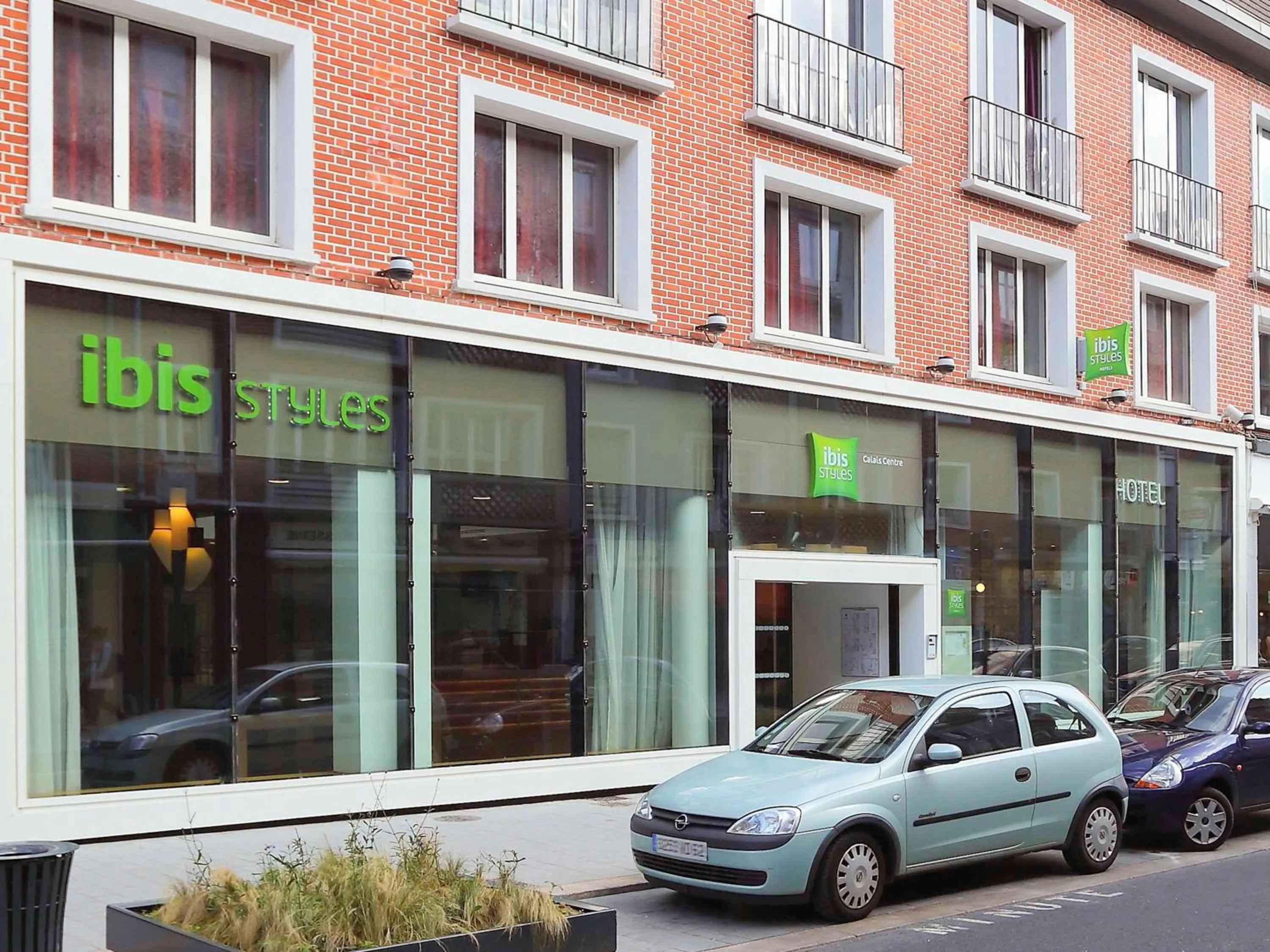 Property building in ibis Styles Calais Centre