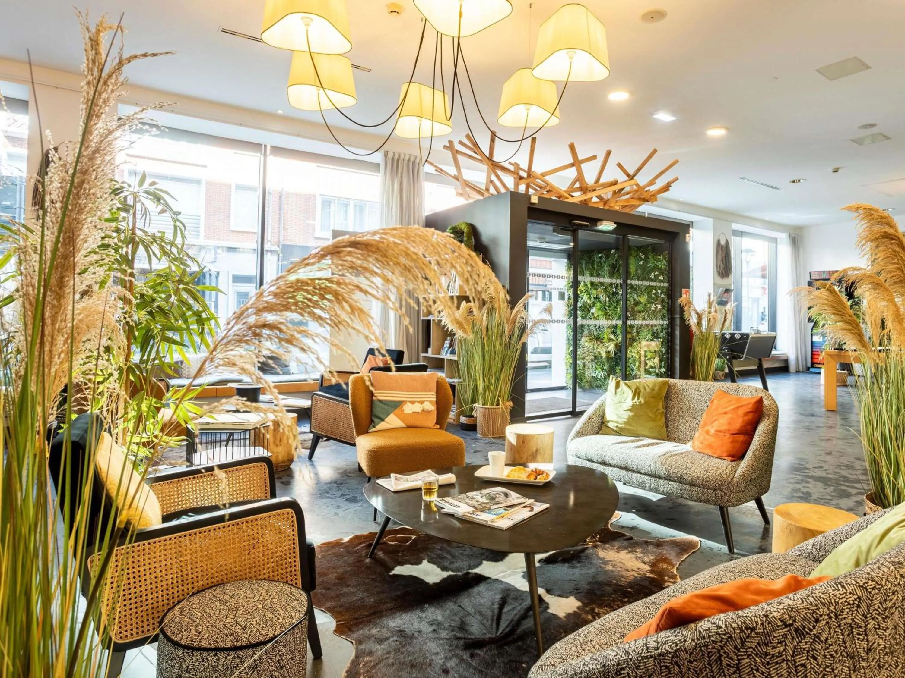 Lounge or bar in ibis Styles Calais Centre