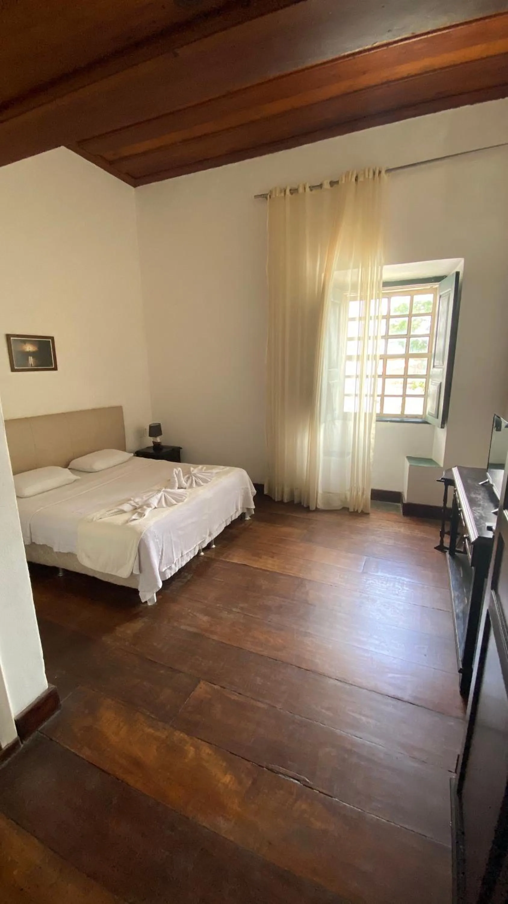 Photo of the whole room, Bed in Pousada Convento do Carmo