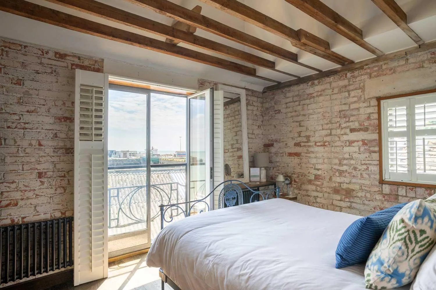 Sea view, Bed in Rocksalt Rooms